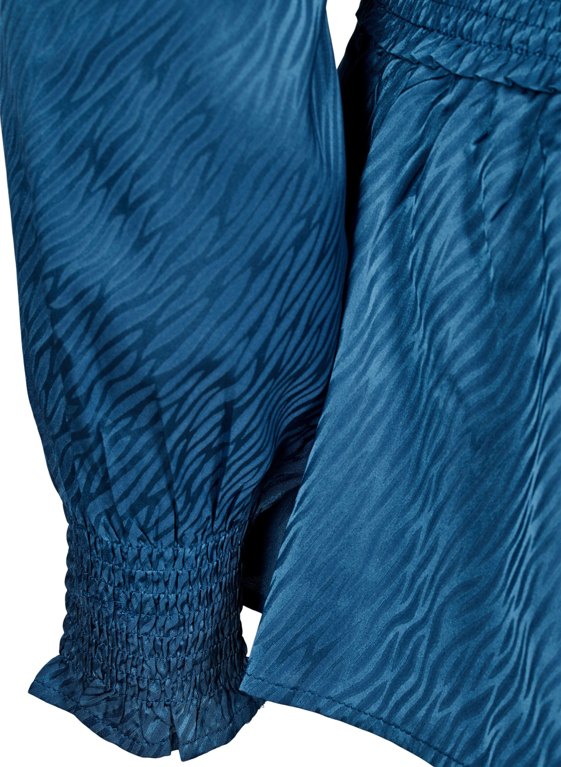 Zizzi Tone-on-tone blouse met smock patroon, Midnight, Packshot image number 3