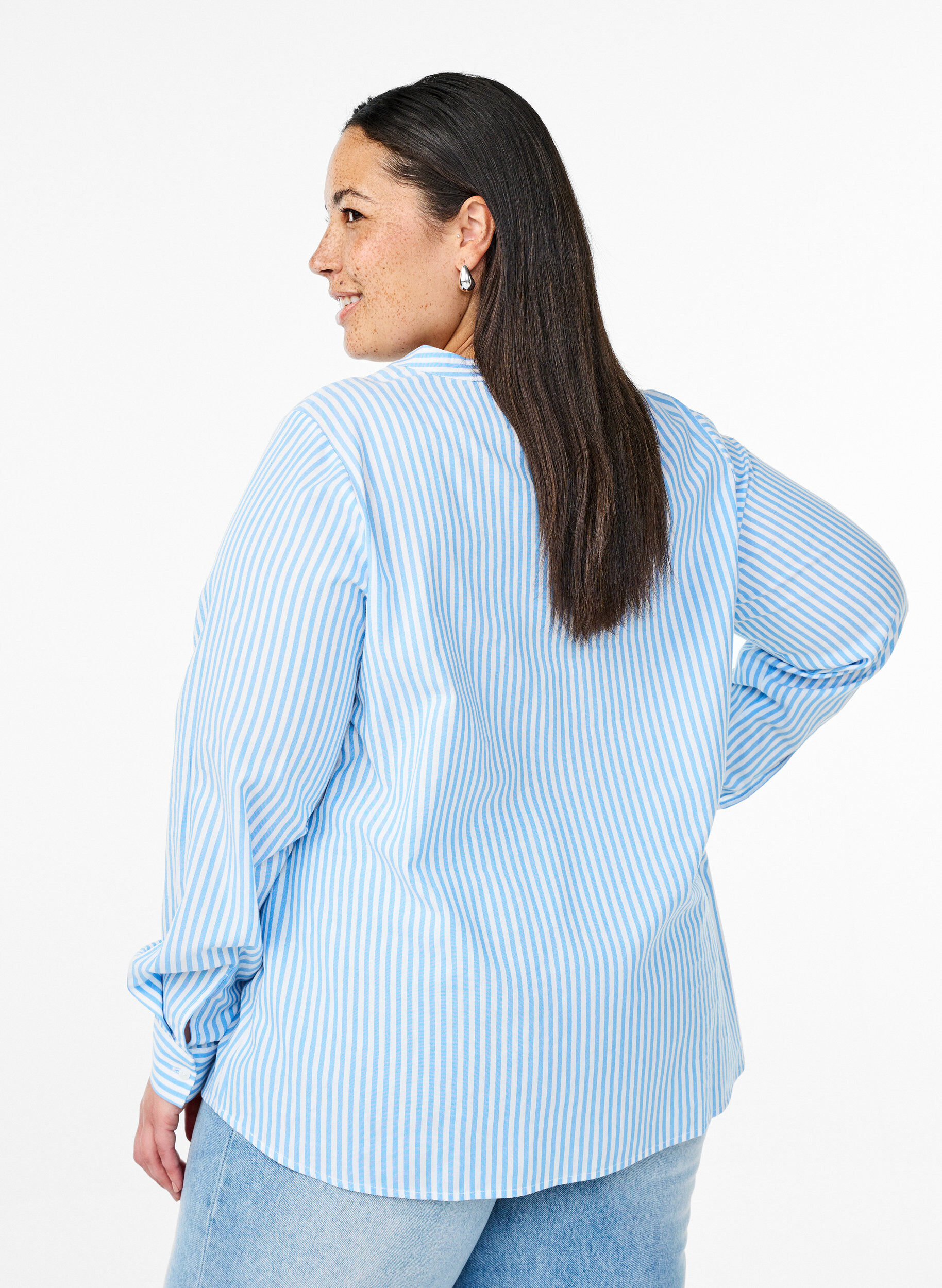 Zizzi Gestreepte blouse met strikdetail, Blauw, Model image number 2