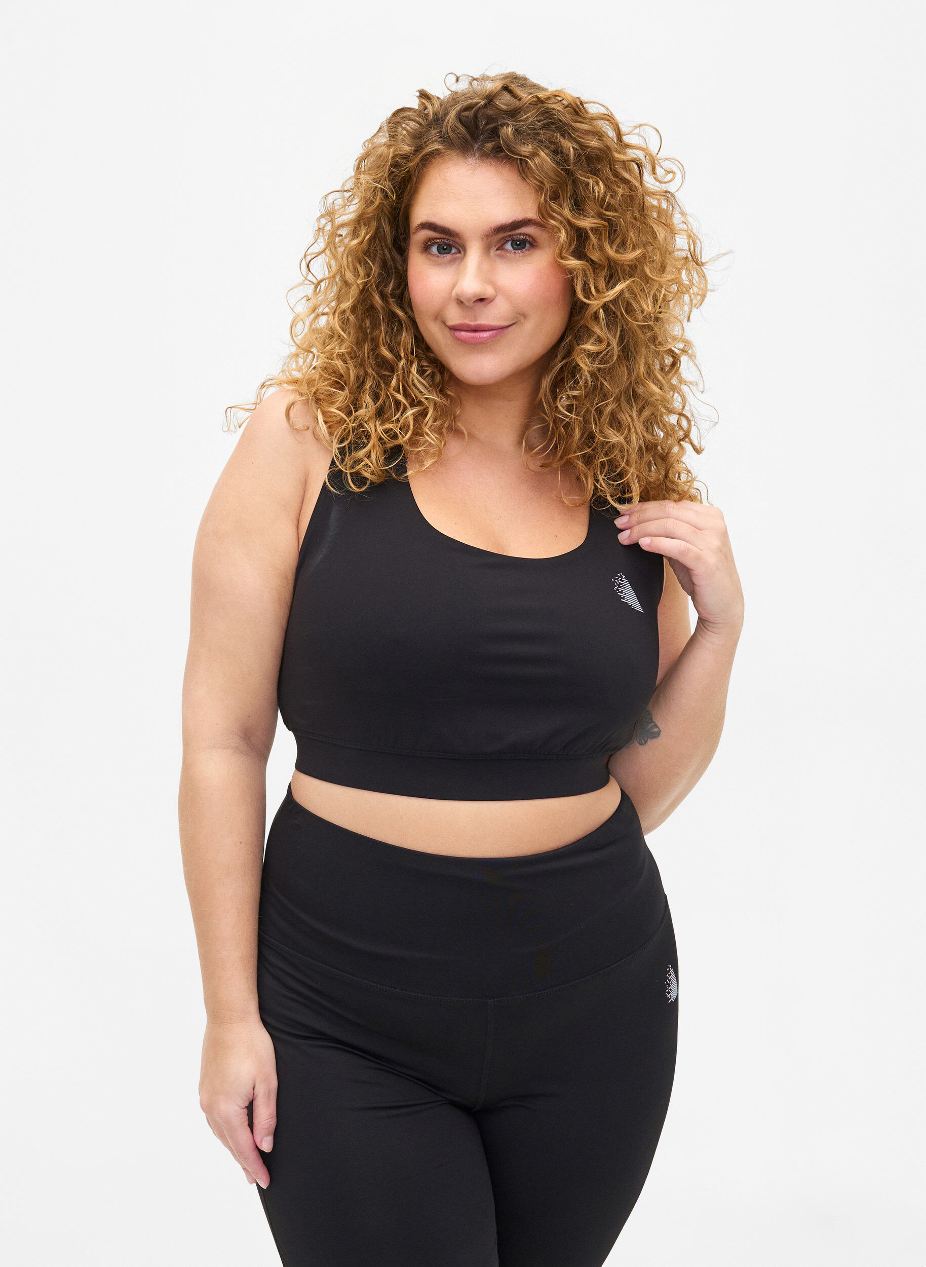 Zizzi Sportbeha met gekruiste bandjes op de rug, Black, Model image number 0