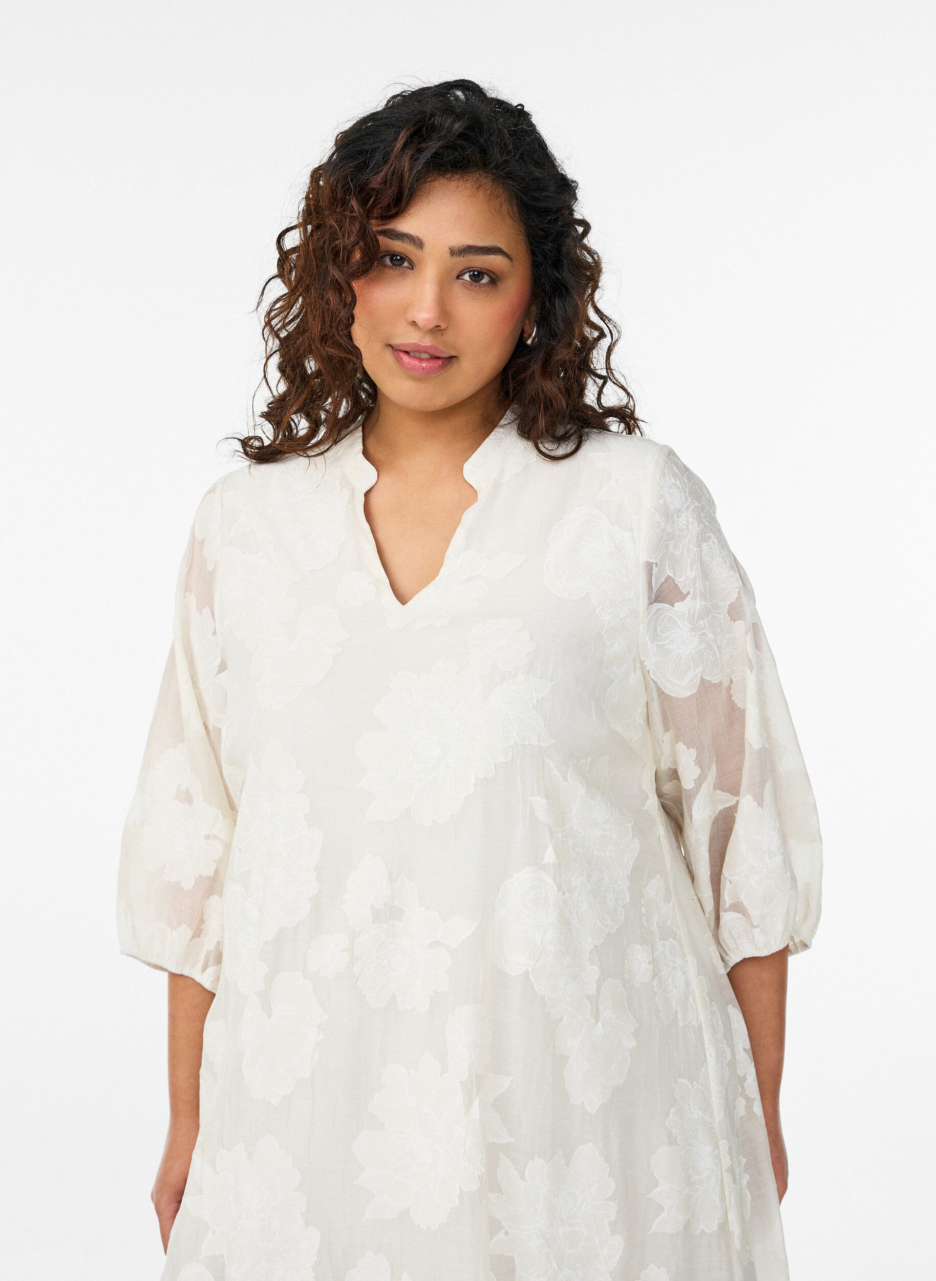 Zizzi Midi jurk met bloemenprint en transparante 3/4-mouwen, Beige, Model image number 2