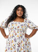 Gebloemde viscose midi-jurk met smock, Wit, Model image number 2