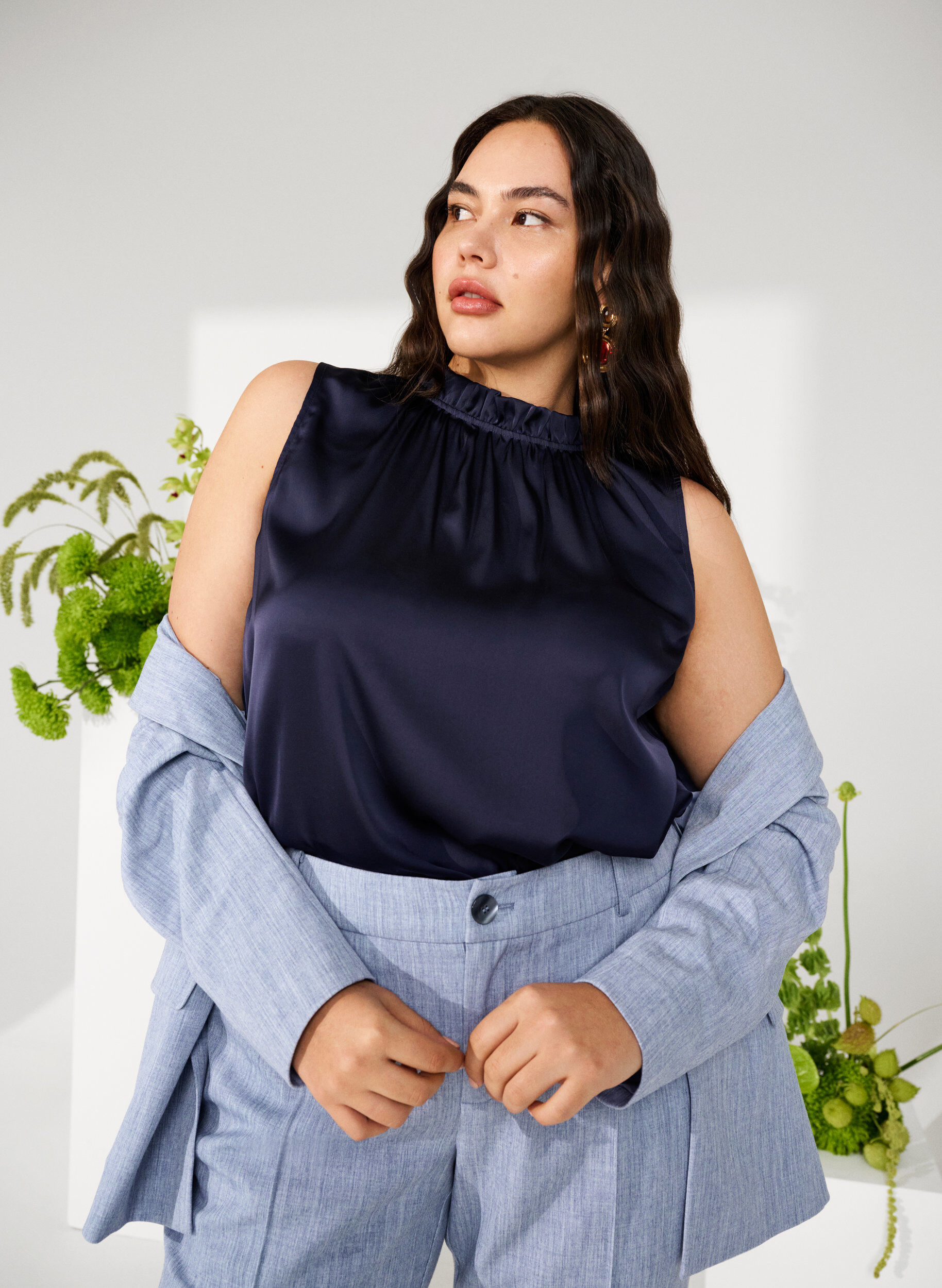 Zizzi Mouwloos feestelijk topje van satijn, Night Sky, Image image number 0