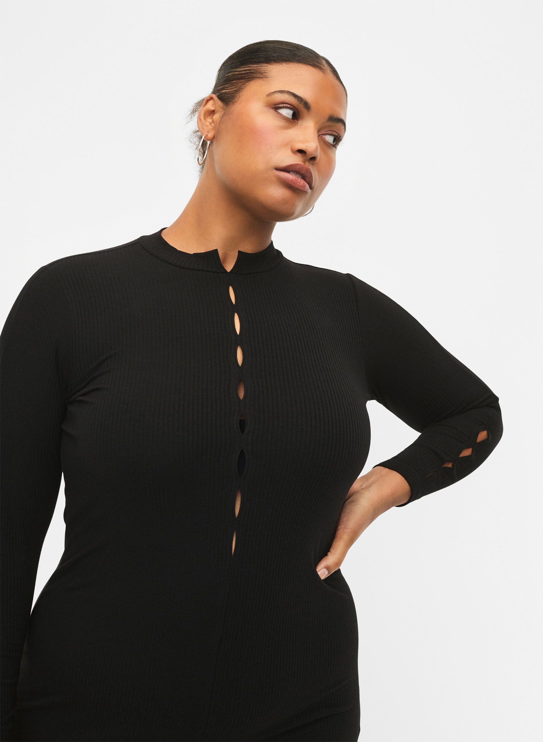 Zizzi Aansluitende jurk met opengewerkte details, Black, Model image number 2