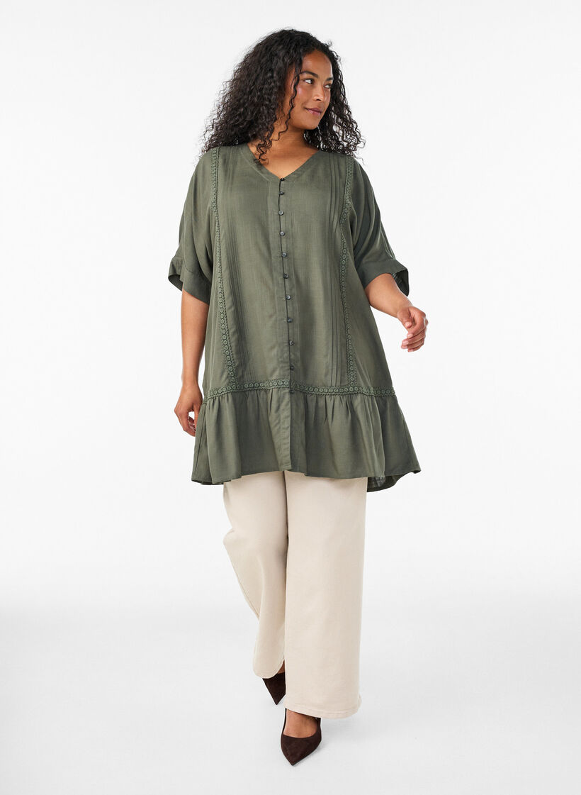 Viscose tuniek met knopen en rucherand, Groen, Model image number 1