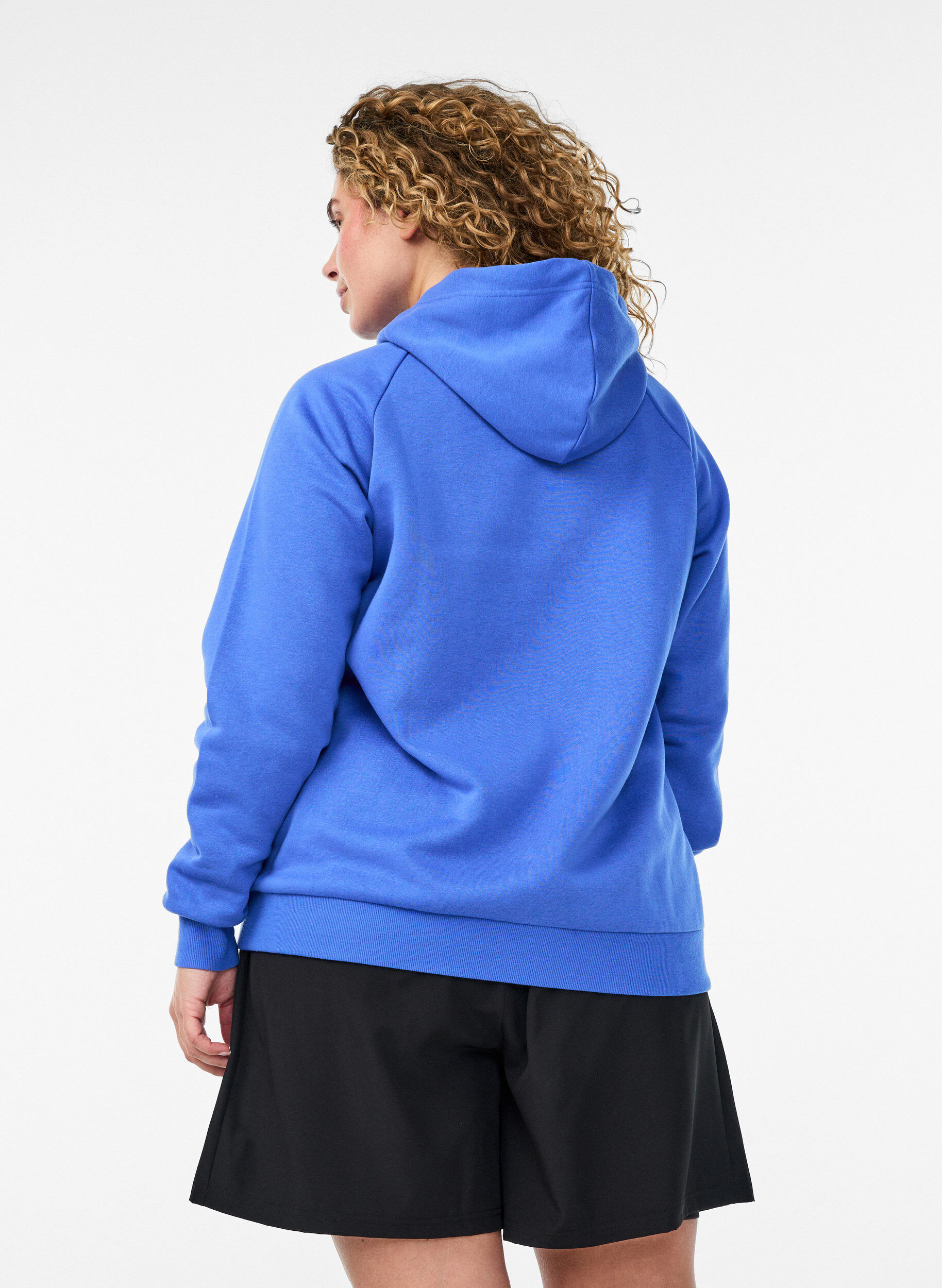 Zizzi Hoodie met geborduurd frontmotief, Blauw, Model image number 2
