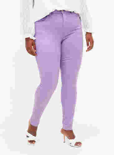 Amy jeans met hoge taille en super slanke pasvorm, Chalk Violet, Model image number 2