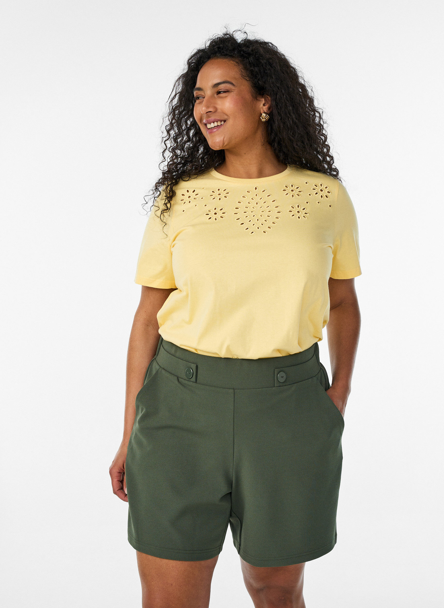 ZizziKorte broek met zakken en losse pasvorm, Groen, Model image number 0