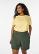 Korte broek met zakken en losse pasvorm, Groen, Model image number 0