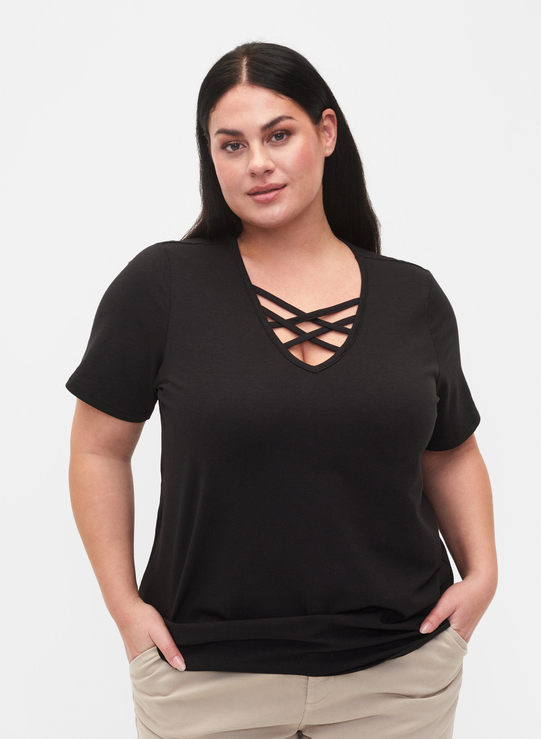 Zizzi T-shirt met v-hals en kruisdetail, Black, Model image number 0