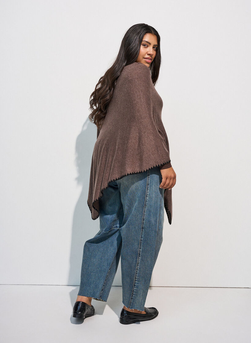 Fijngebreide poncho, Bruin, Model image number 2