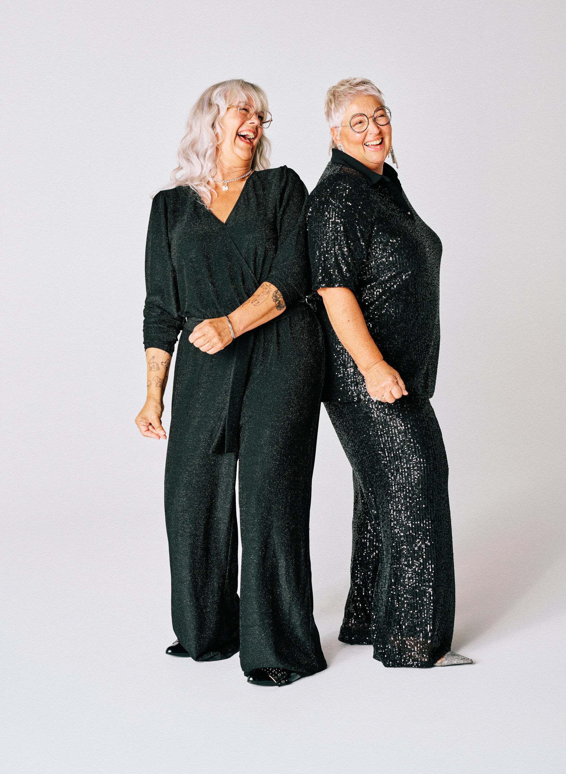 Zizzi Sequinblouse met polokraag en korte mouwen, Zwart, Image image number 0