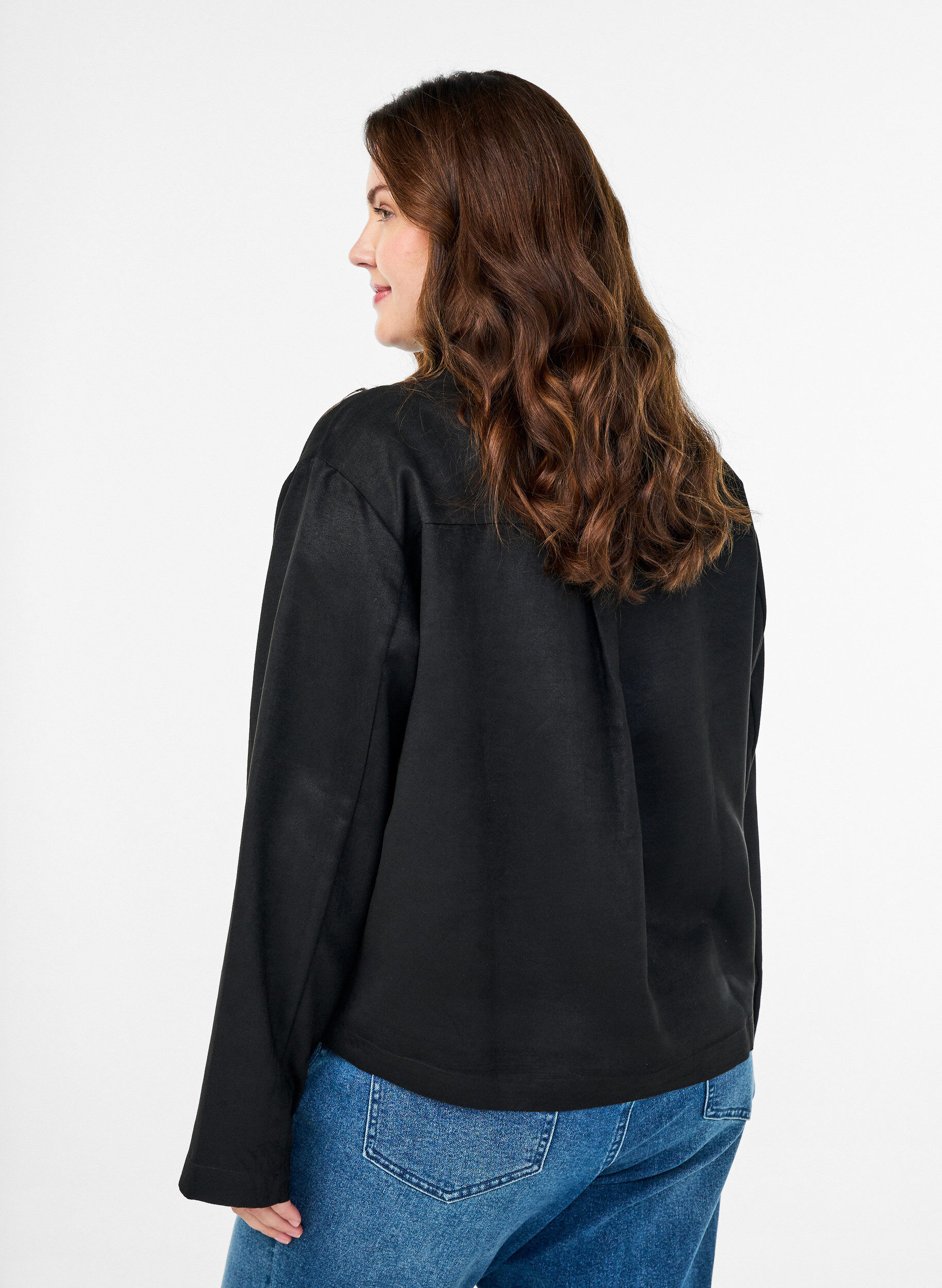 Zizzi Korte jas van imitatiesu&egrave;de met zakken, Zwart, Model image number 2