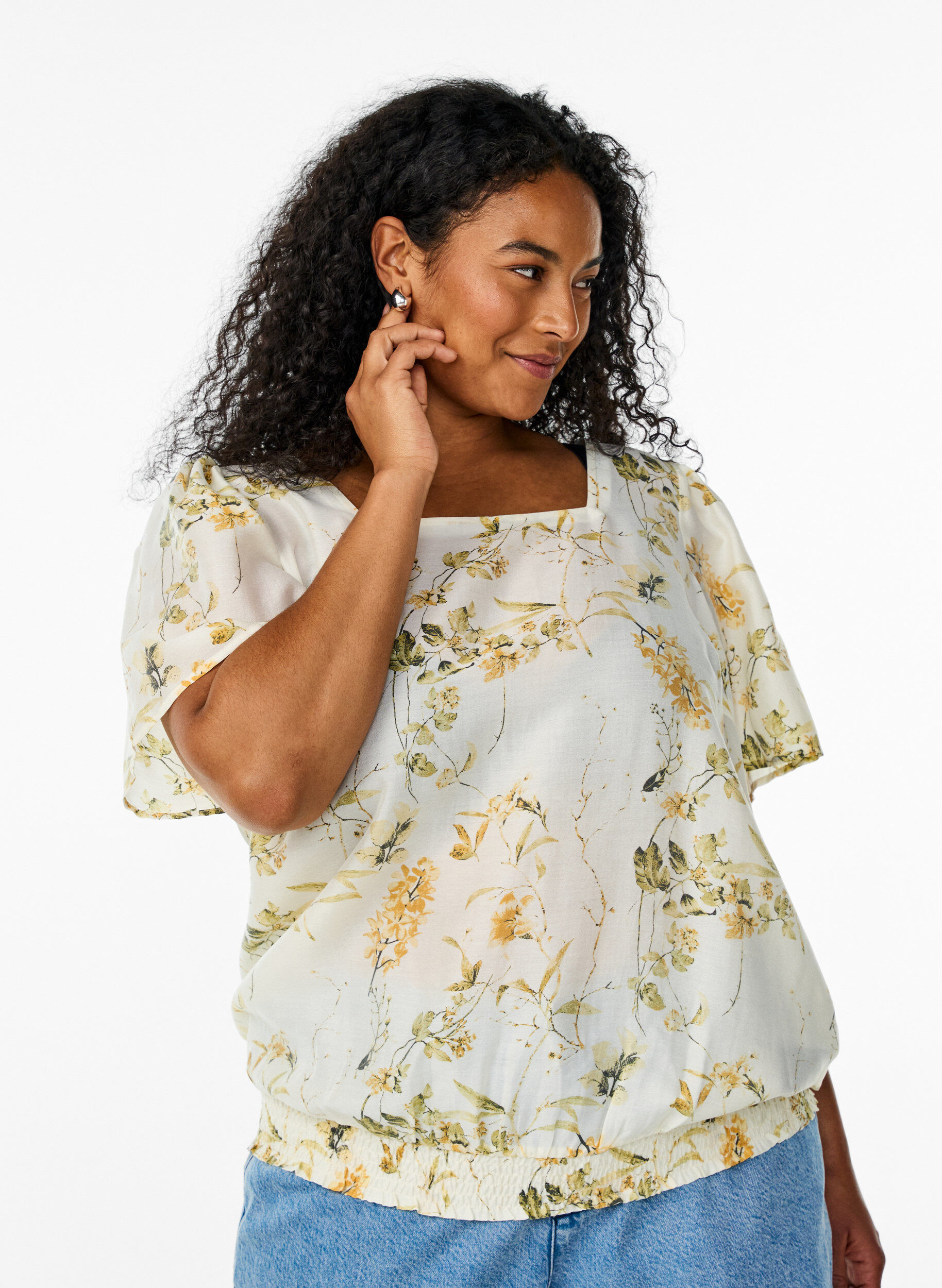 Zizzi Blouse met bloemenprint en vierkante hals, Geel, Model image number 0