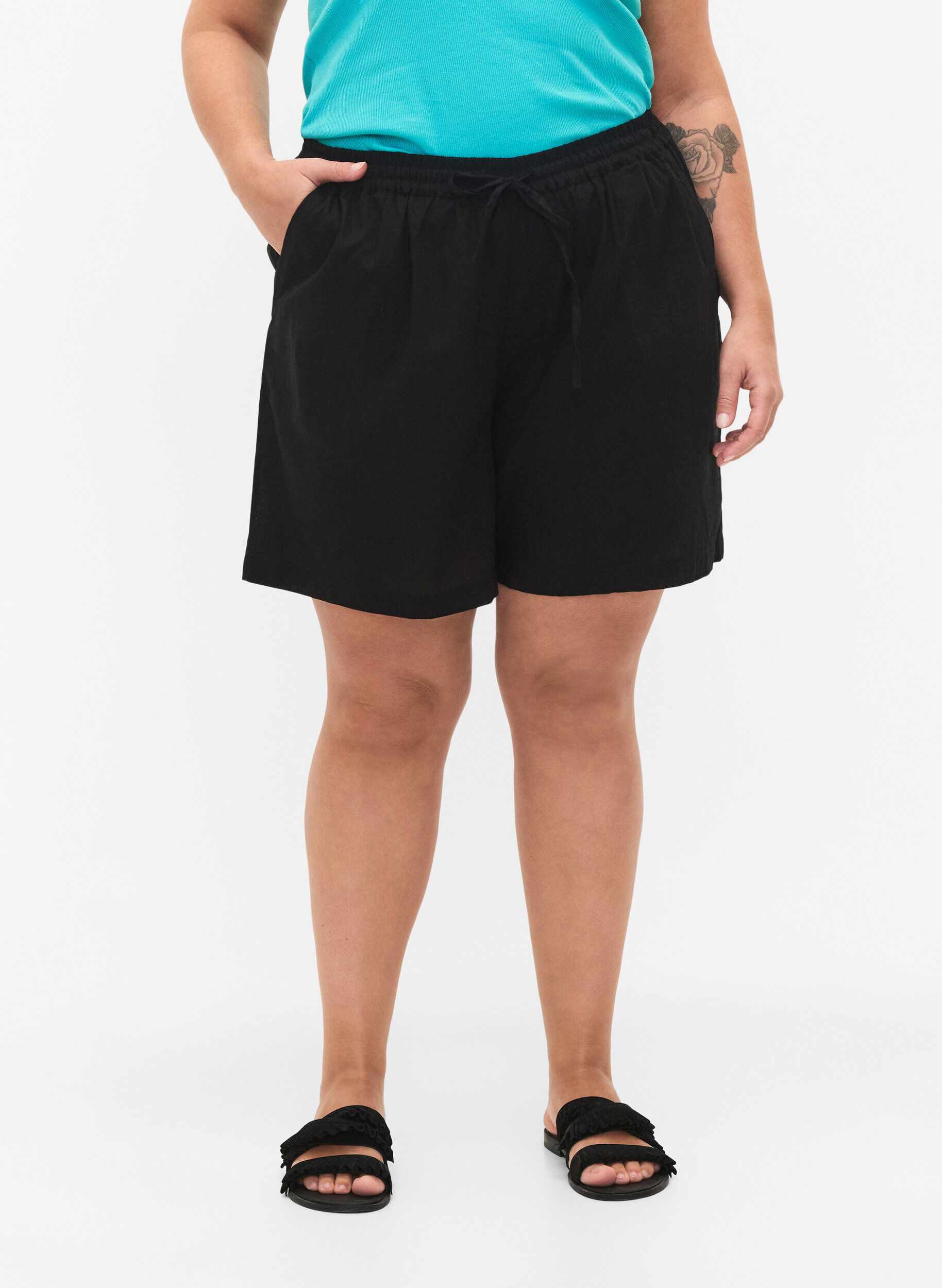 Zizzi Losse shorts in katoenmix met linnen, Black, Model image number 2