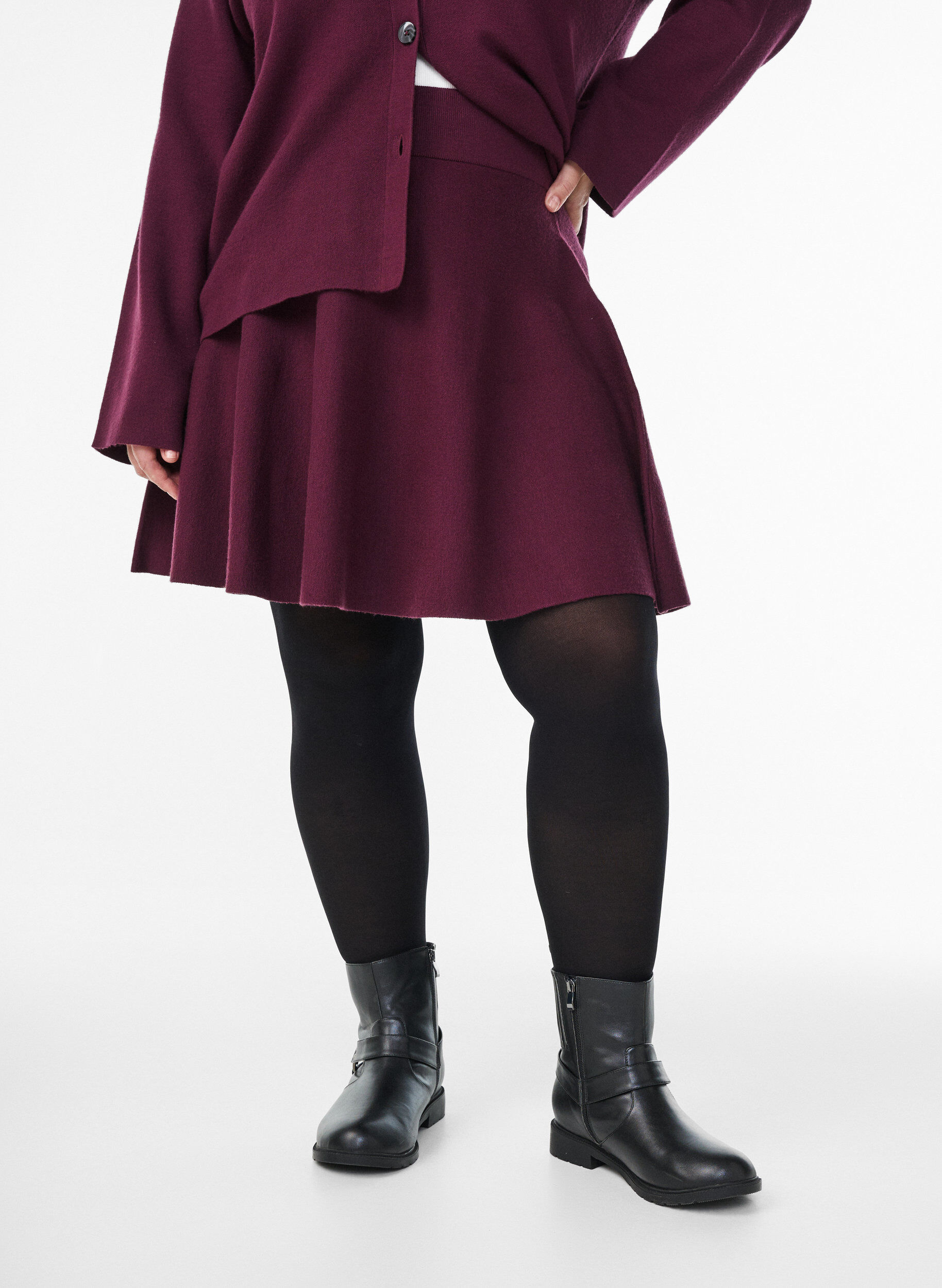 Zizzi Korte gebreide A-lijn rok, Donker Bordeaux, Model image number 3