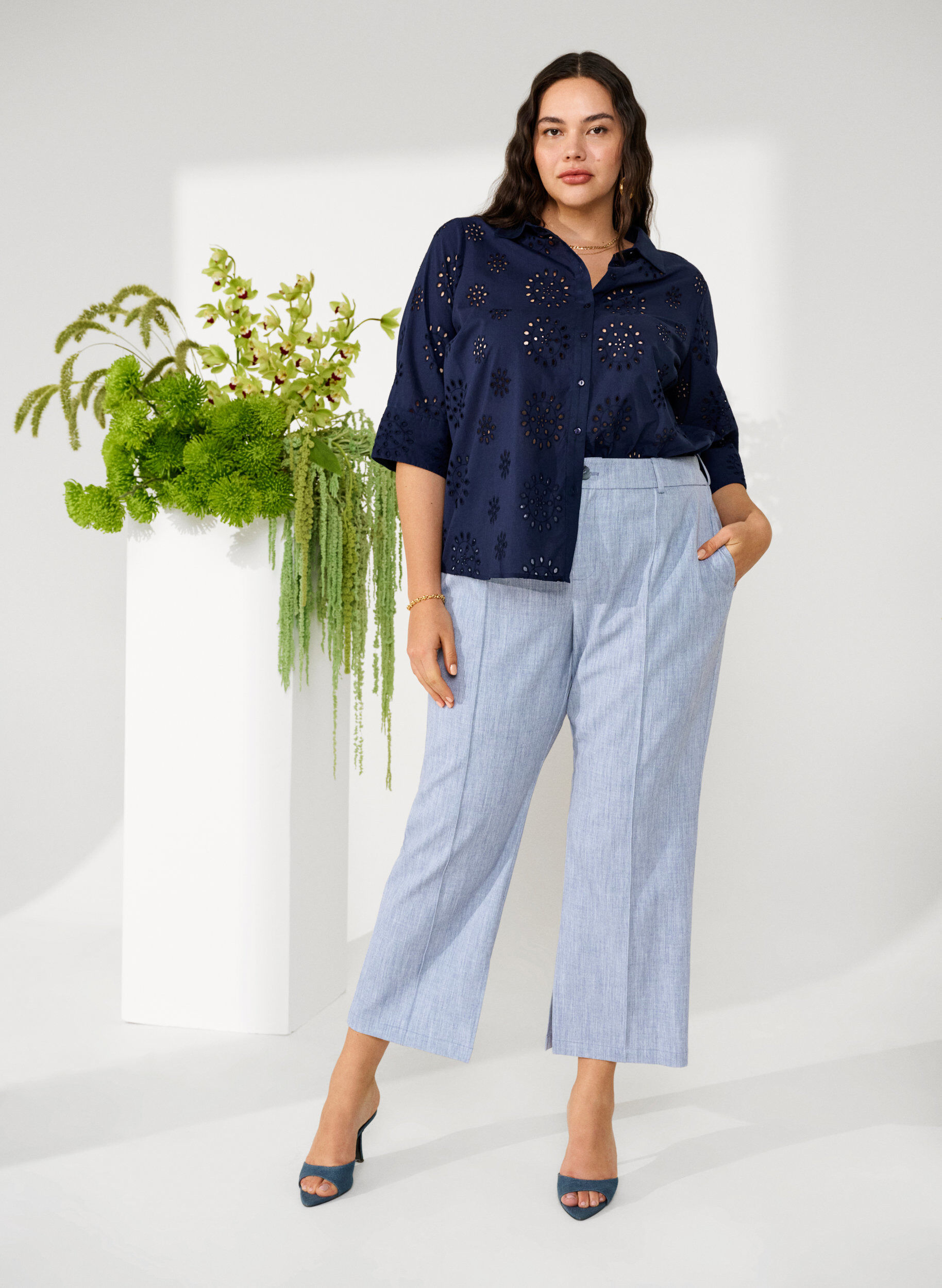 Zizzi Shirtblouse met Engels borduurwerk en 3/4-mouwen, Navy Blazer, Image image number 0