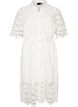 Blousejurk in broderie anglaise met strikceintuur, Wit, Packshot image number 0