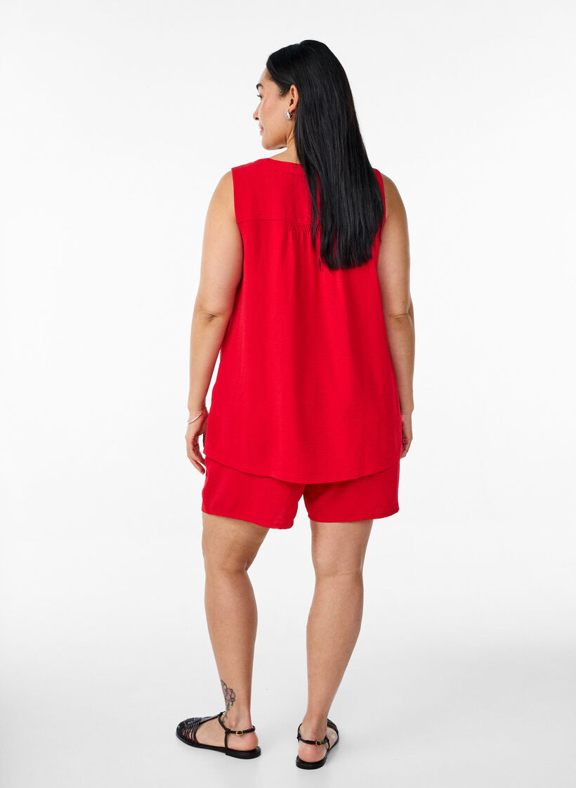 Korte broek met zakken en elastische tailleband, Rood, Model image number 2