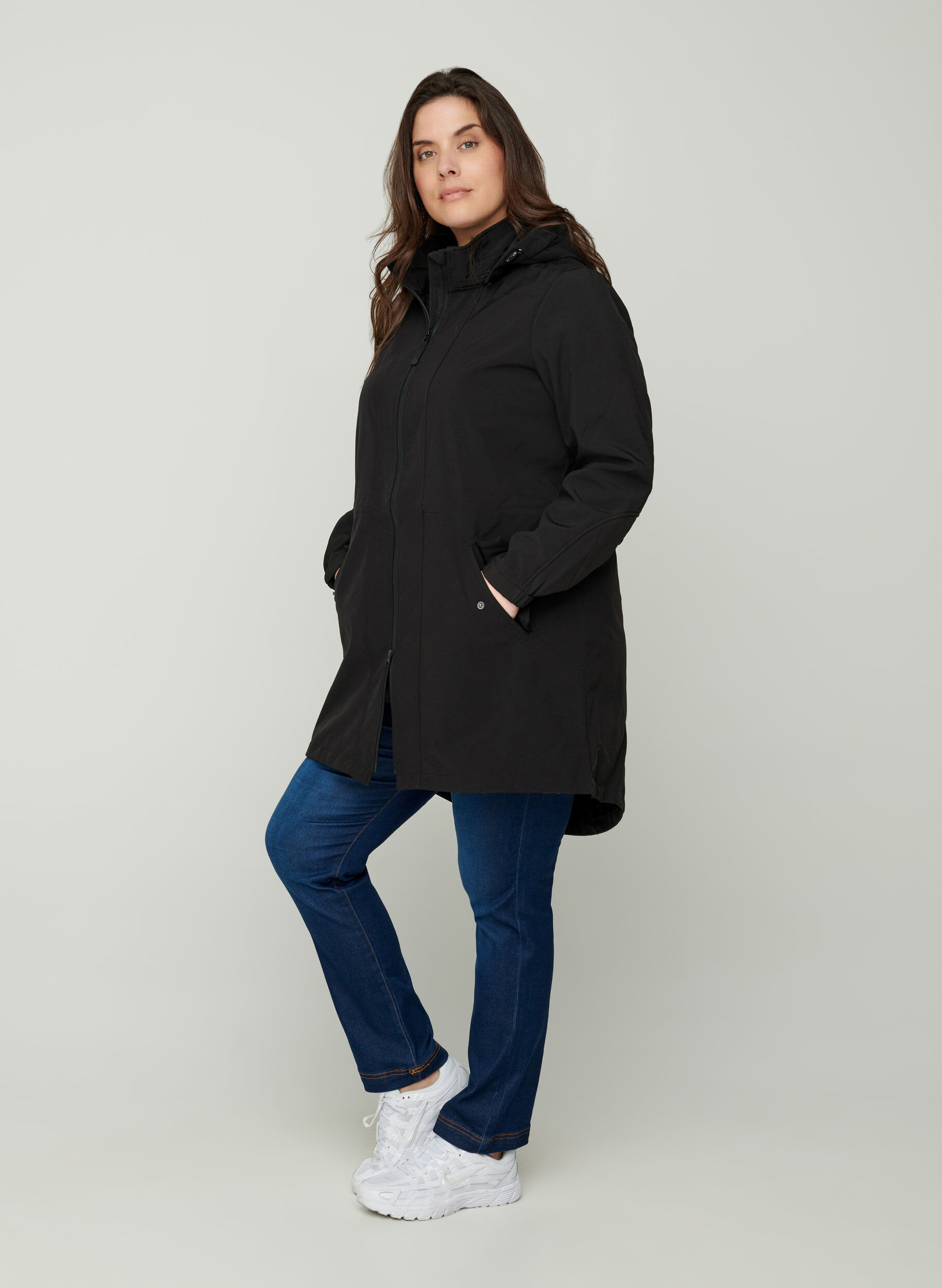 Zizzi Softshell jas met capuchon, Black solid, Model image number 5