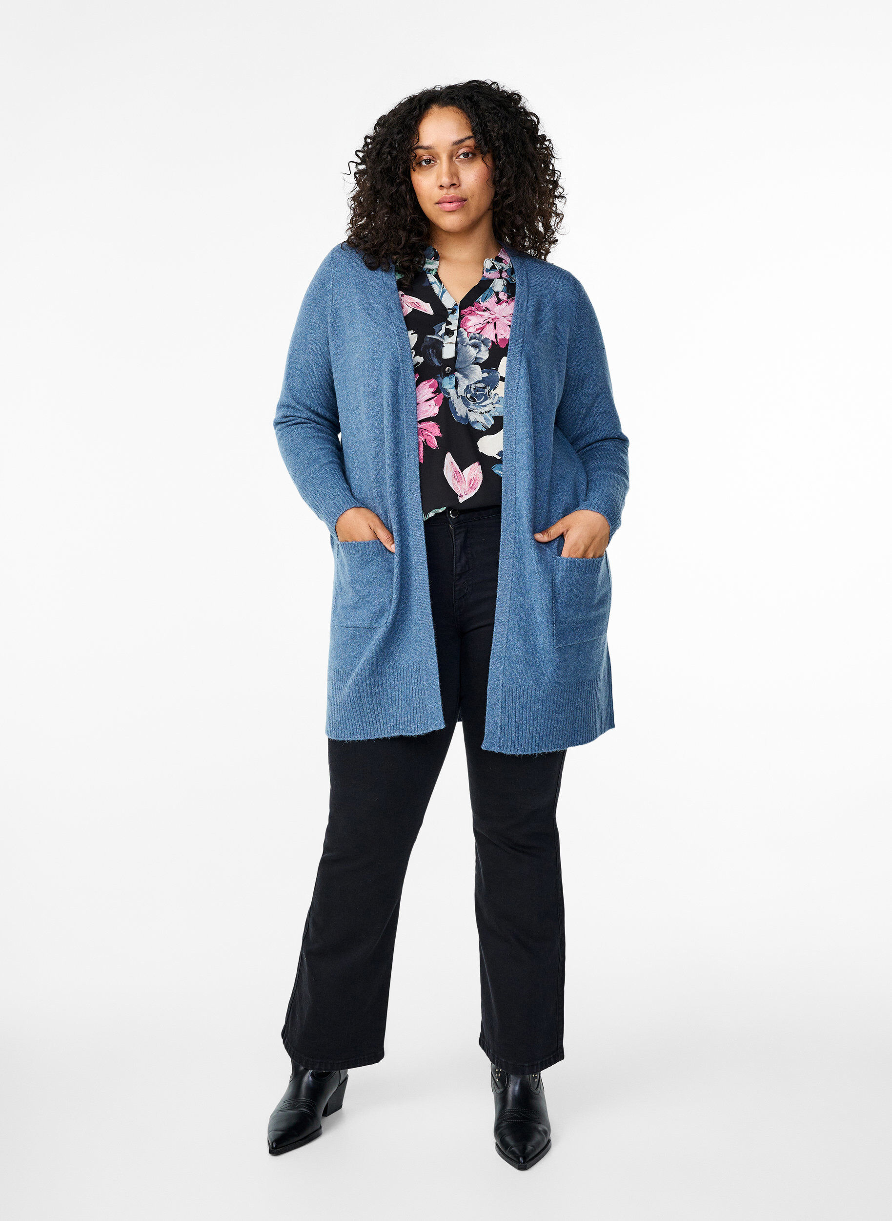 ZizziGeribd gebreid vest met zakken, Blauw, Model image number 1