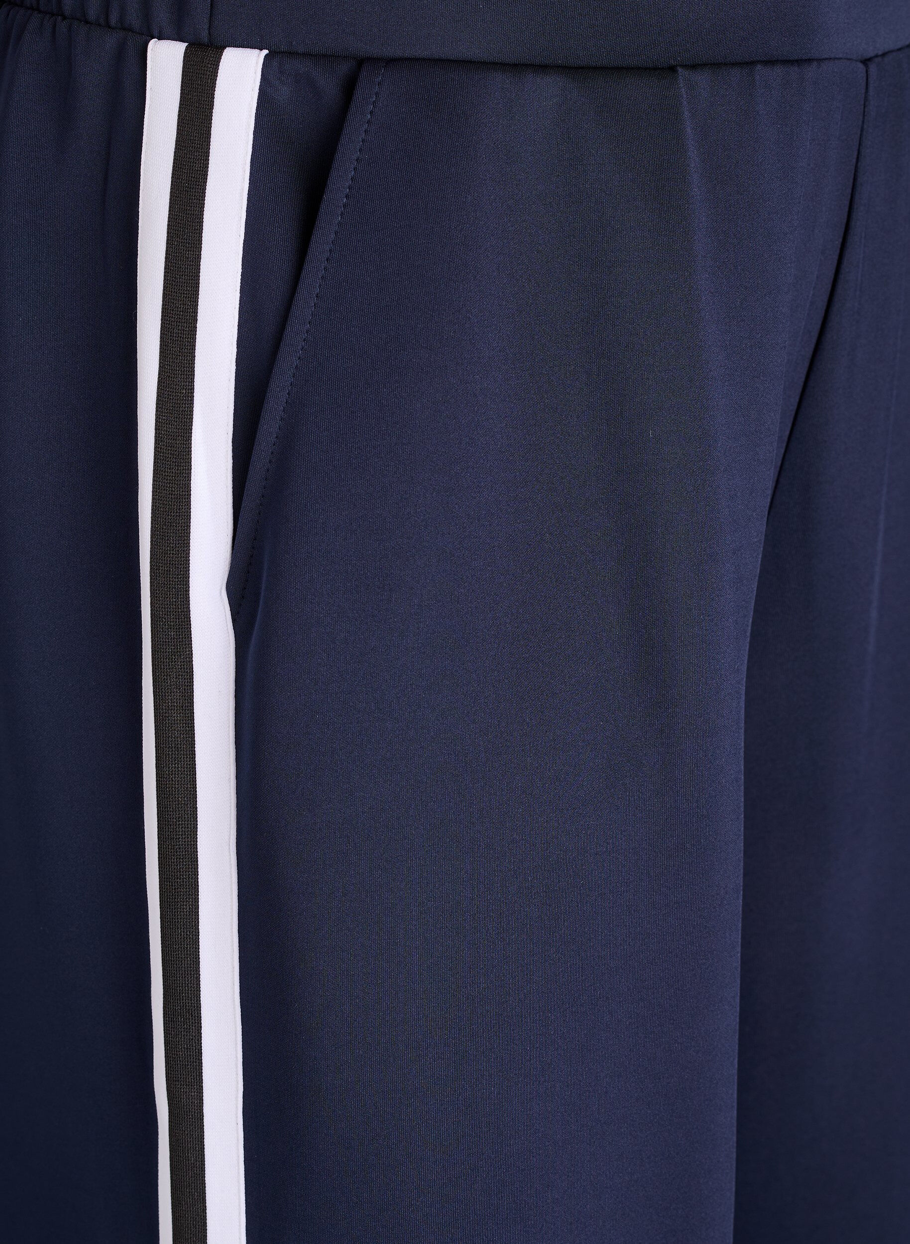 Zizzi Trackpants met hoge taille en sportieve strepen, Blauw, Packshot image number 2