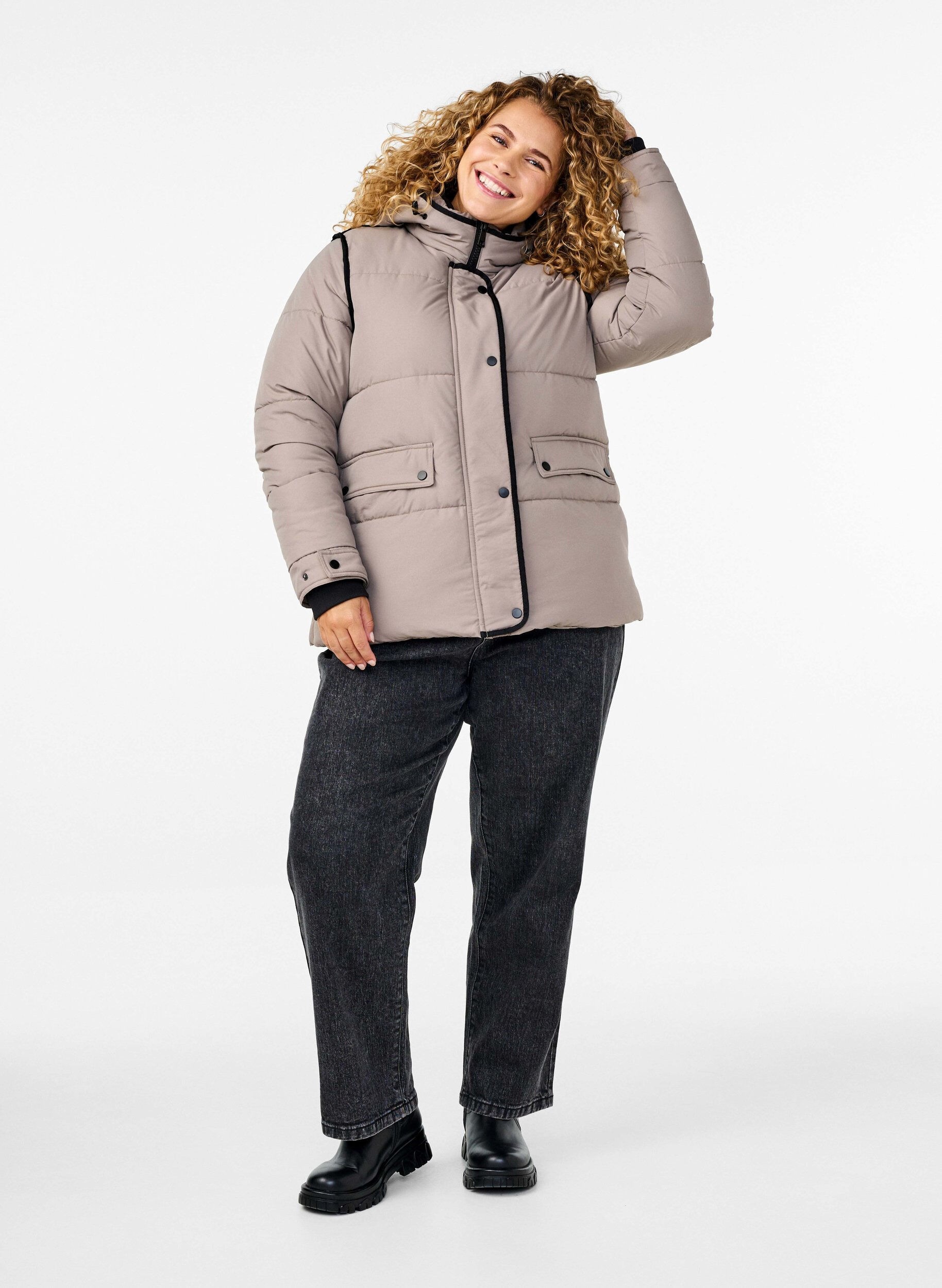 Zizzi Korte puffer jas met contrastdetails, Beige, Model image number 1