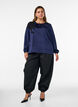 Satijnen blouse met kanten applicatie en parels, Blauw, Model image number 1