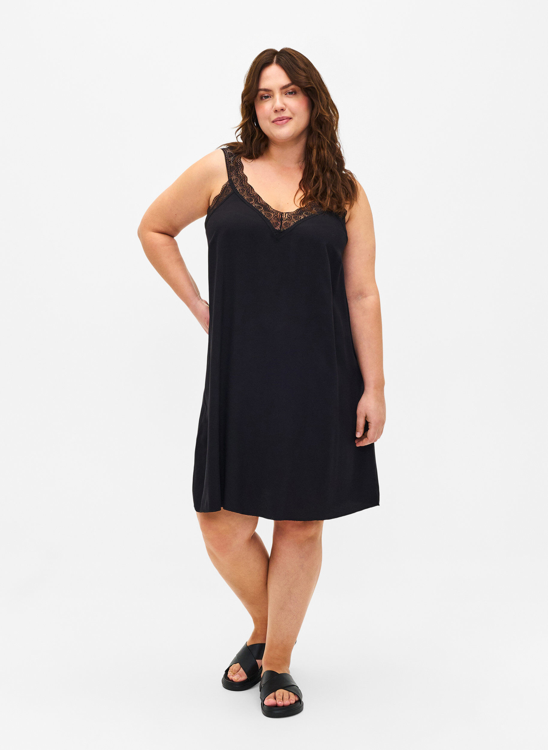 Zizzi Spaghetti-jurk van viscose met kant, Black, Model image number 2