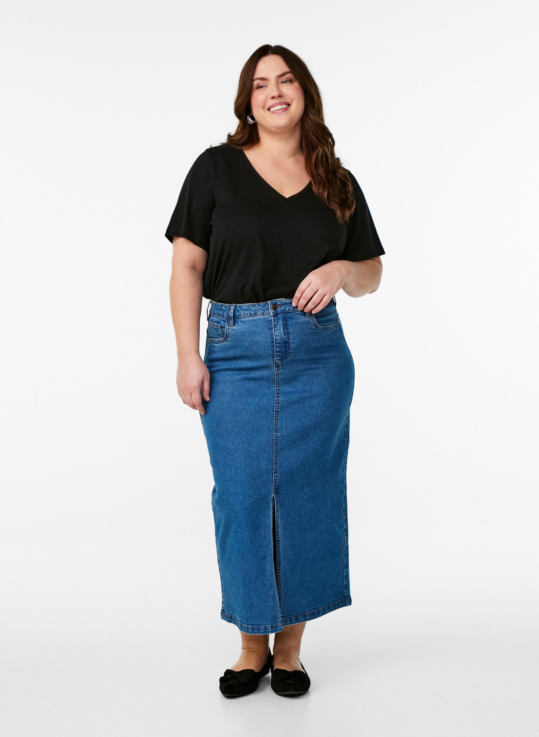 Zizzi FLASH - Halflange denimrok met een voorsplit, Blauw, Model image number 0