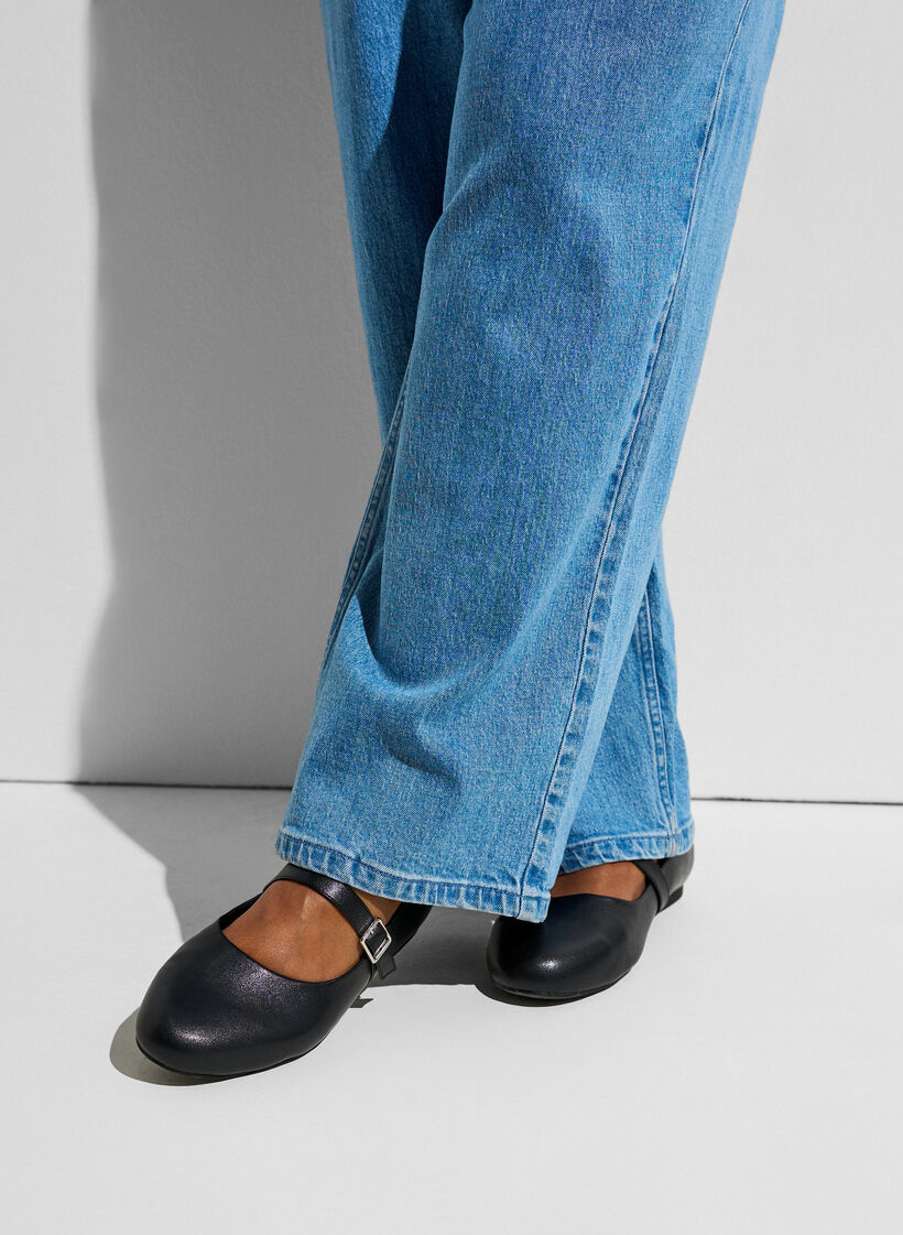 Ballerina van imitatieleer met bandje, Zwart, Model image number 0