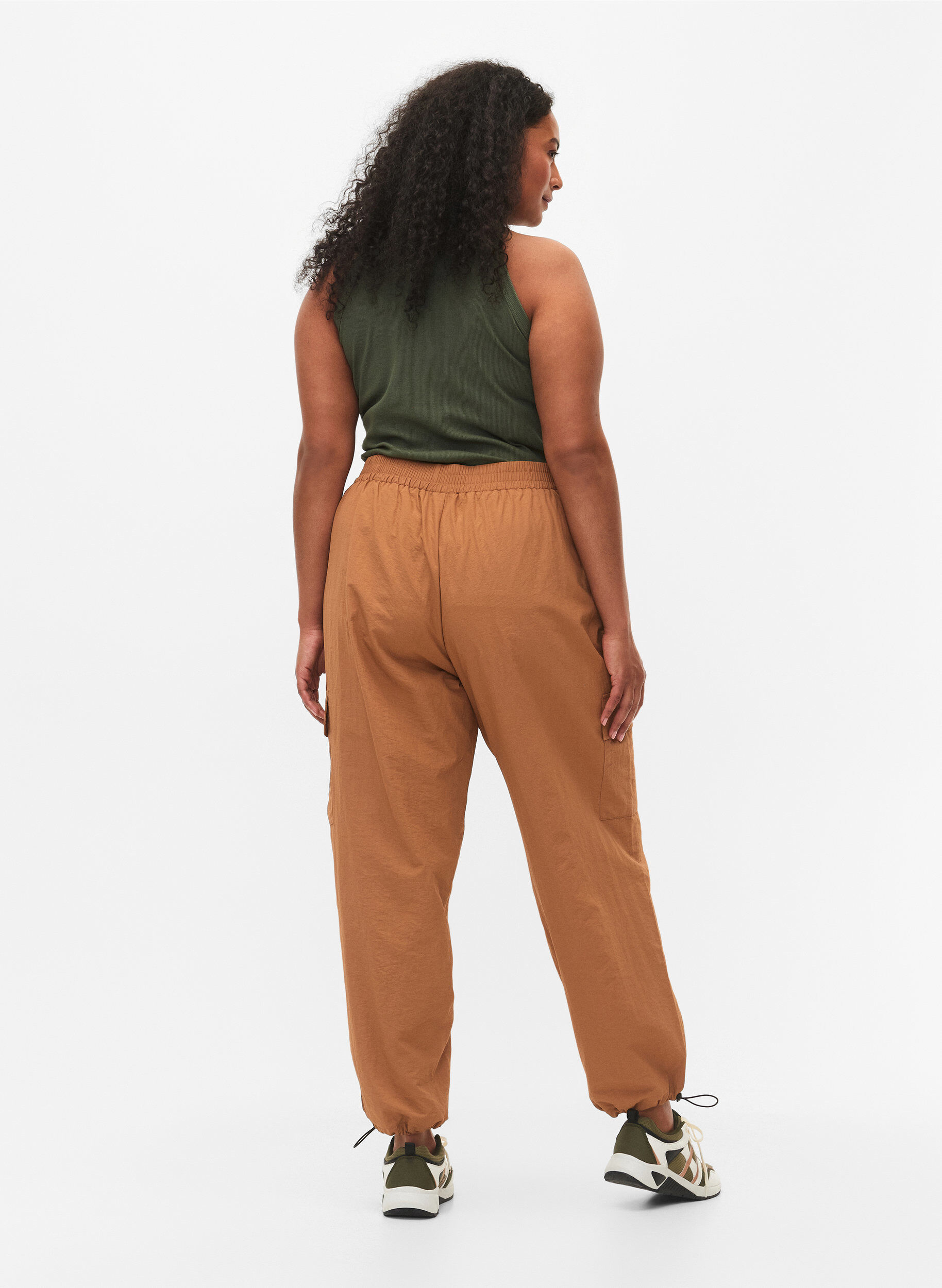 Zizzi Cargo broek met aanpasbare elastische trekkoord, Sand, Model image number 1