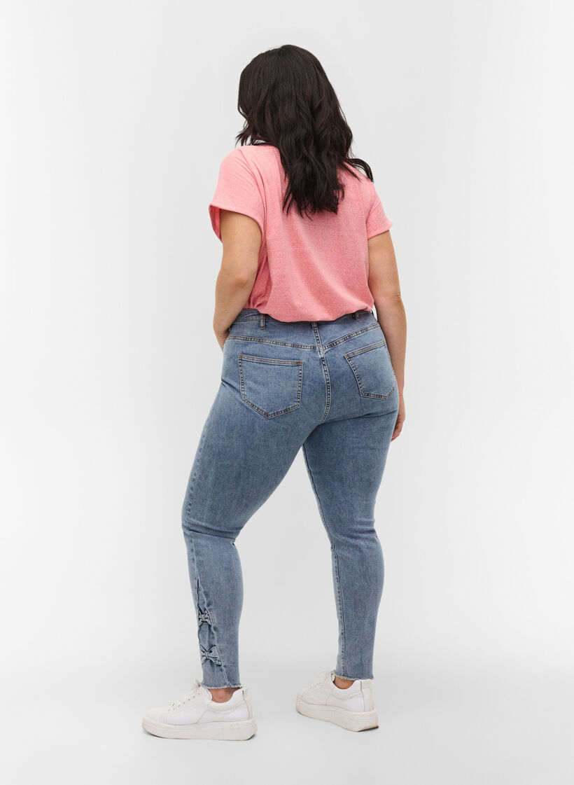 Cropped Amy jeans met strikjes, Light blue, Model image number 1