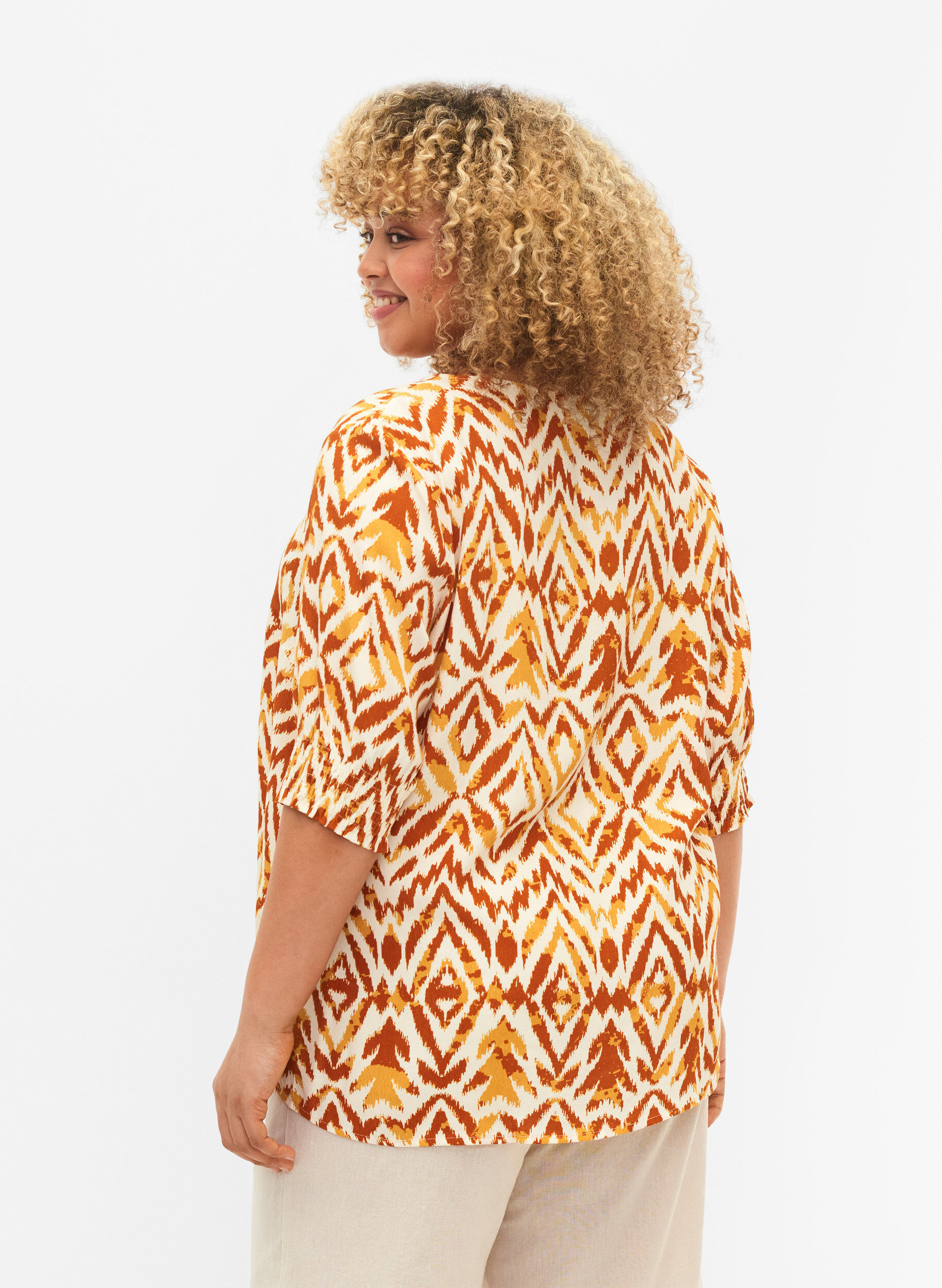 Zizzi Viscose blouse met knopen, Amber Green Tribe, Model image number 1