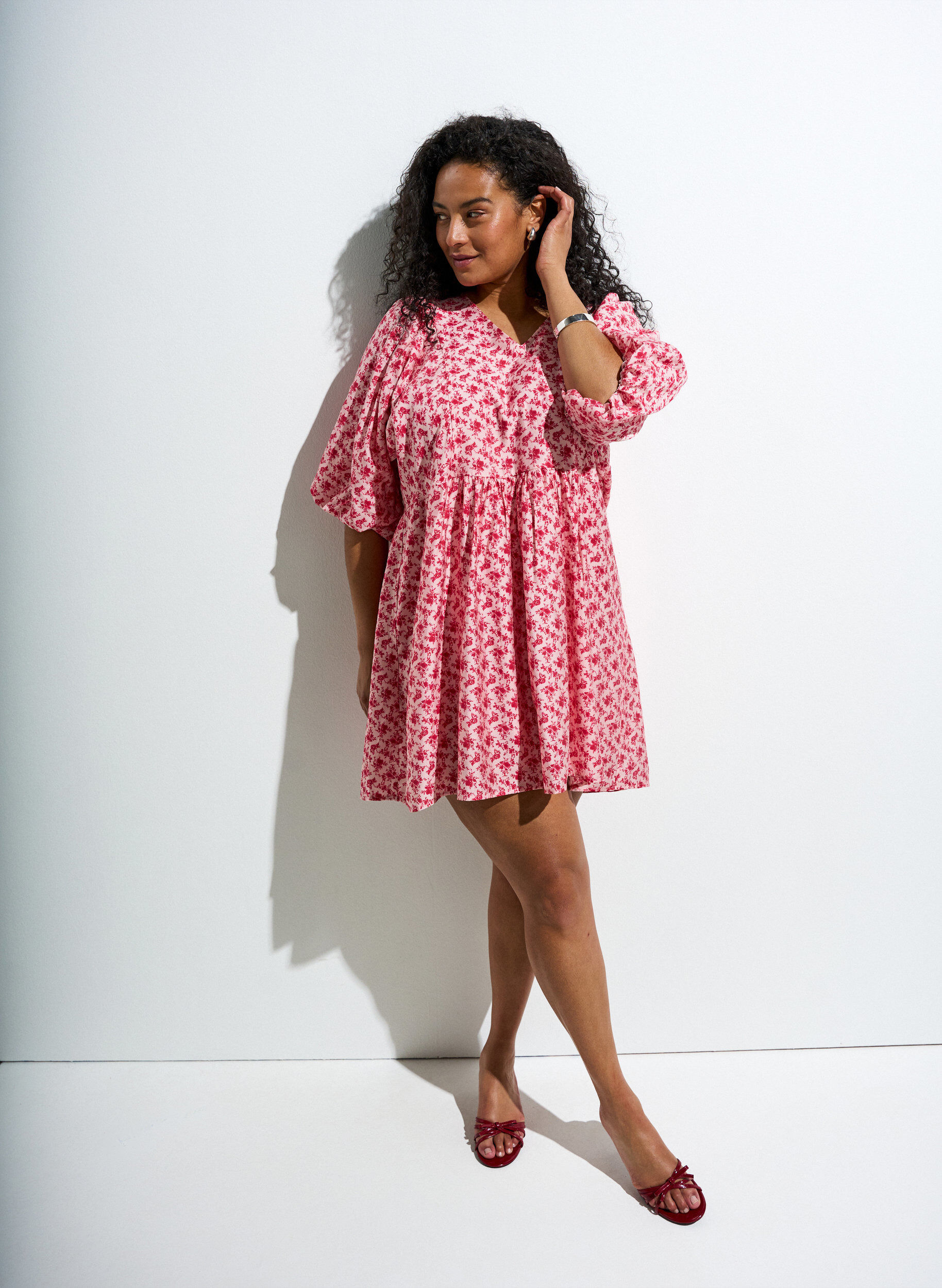 ZizziKorte viscosejurk met een empire-lijn en ballonmouwen, Rood, Image image number 0