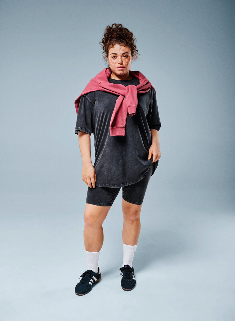 Strakke jersey shorts met een gewassen effect, Zwart, Image image number 0