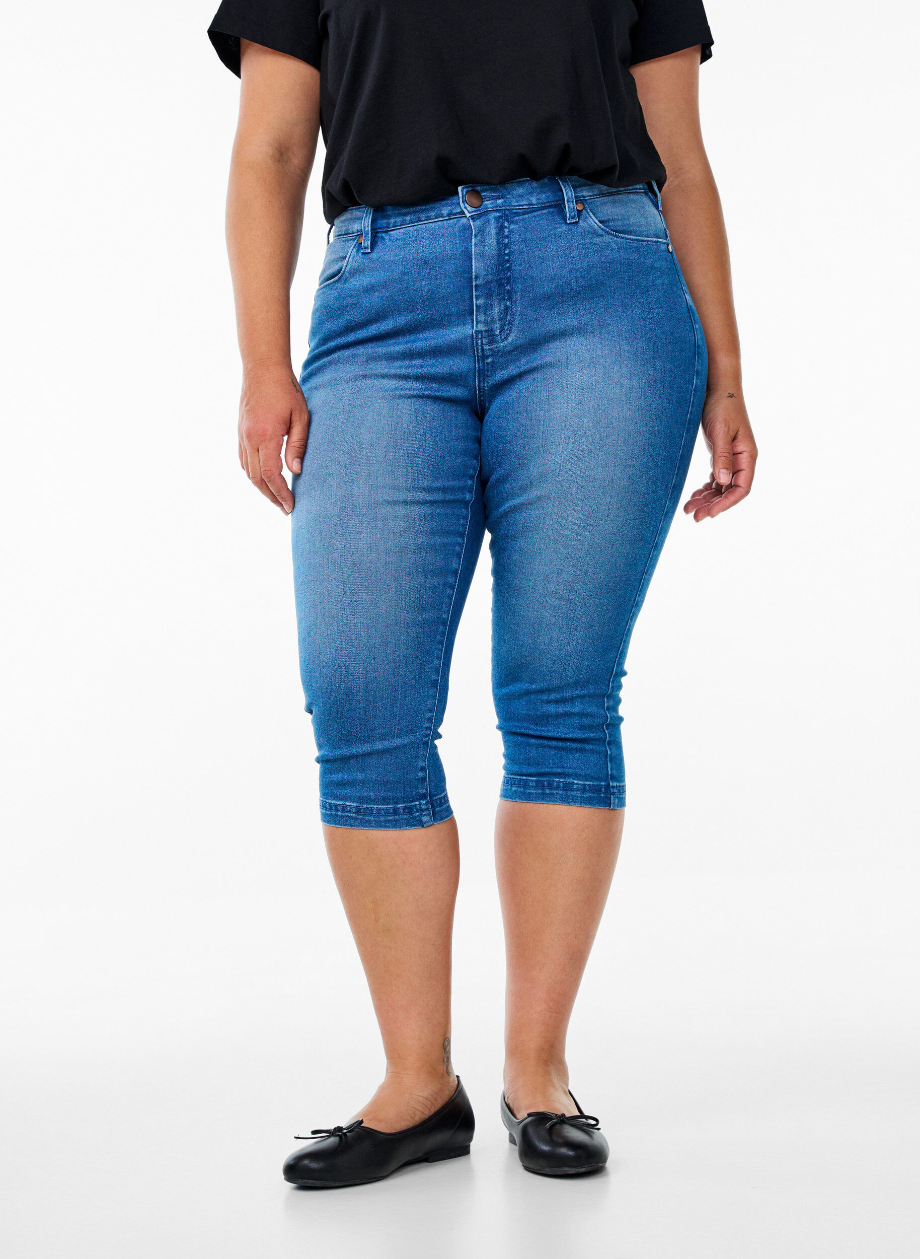 Zizzi Amy capri jeans met hoge taille en super strakke pasvorm, Blauw, Model image number 2