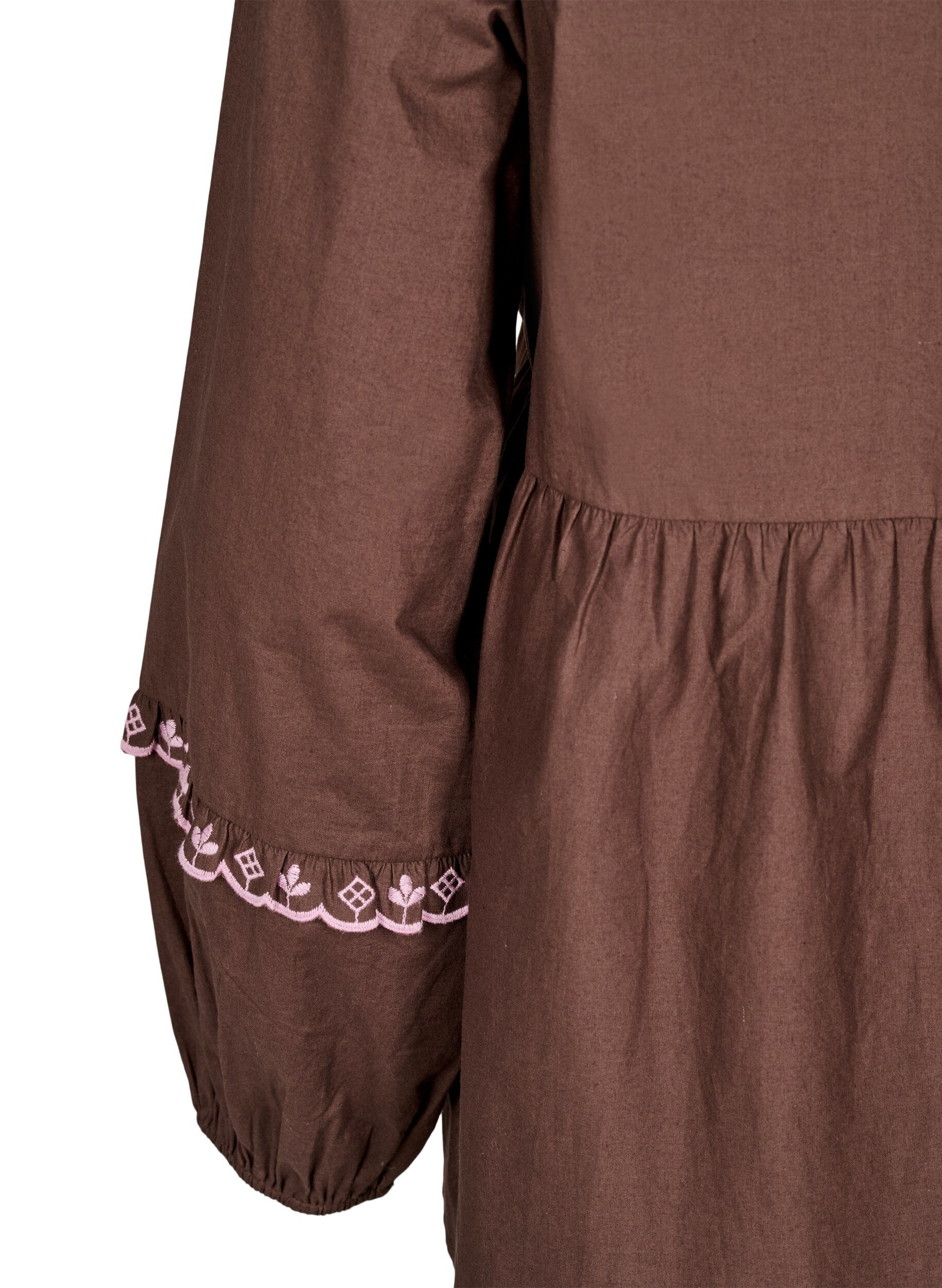 Zizzi Blouse met open voorkant en geborduurde details, Bruin, Packshot image number 3