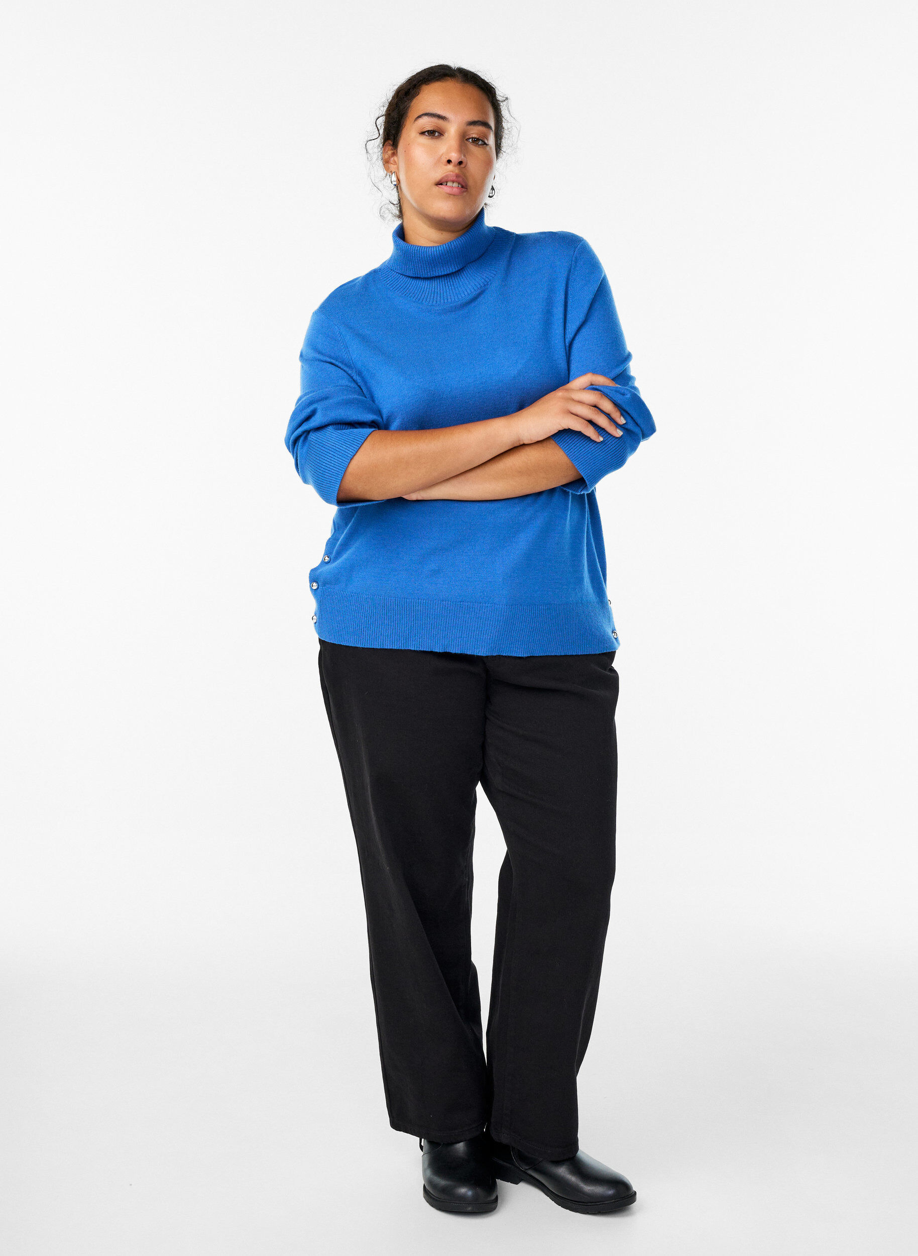 Zizzi Gebreide blouse met col en knopen aan de zijkant, Blauw, Model image number 1