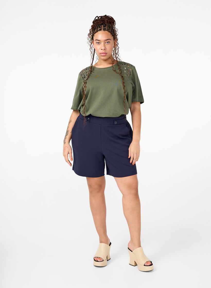 T-shirt van biologisch katoen met geborduurde details, Thyme, Model image number 2