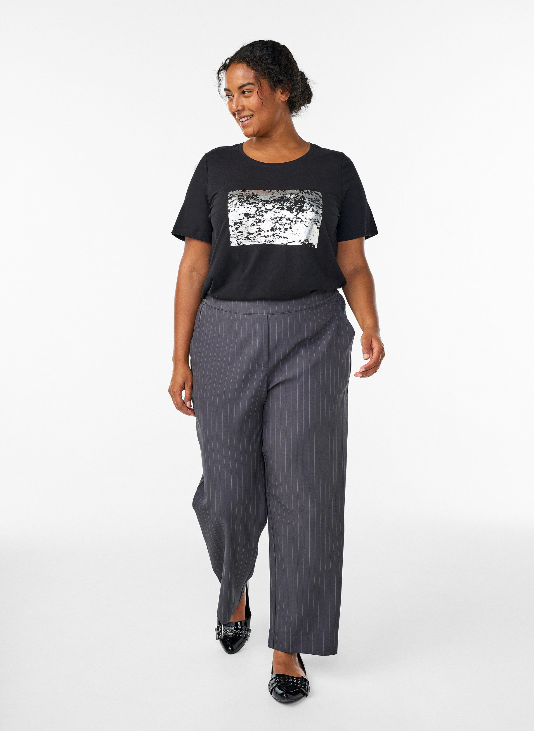 Zizzi FLASH - T-shirt met print, Zwart, Model image number 1