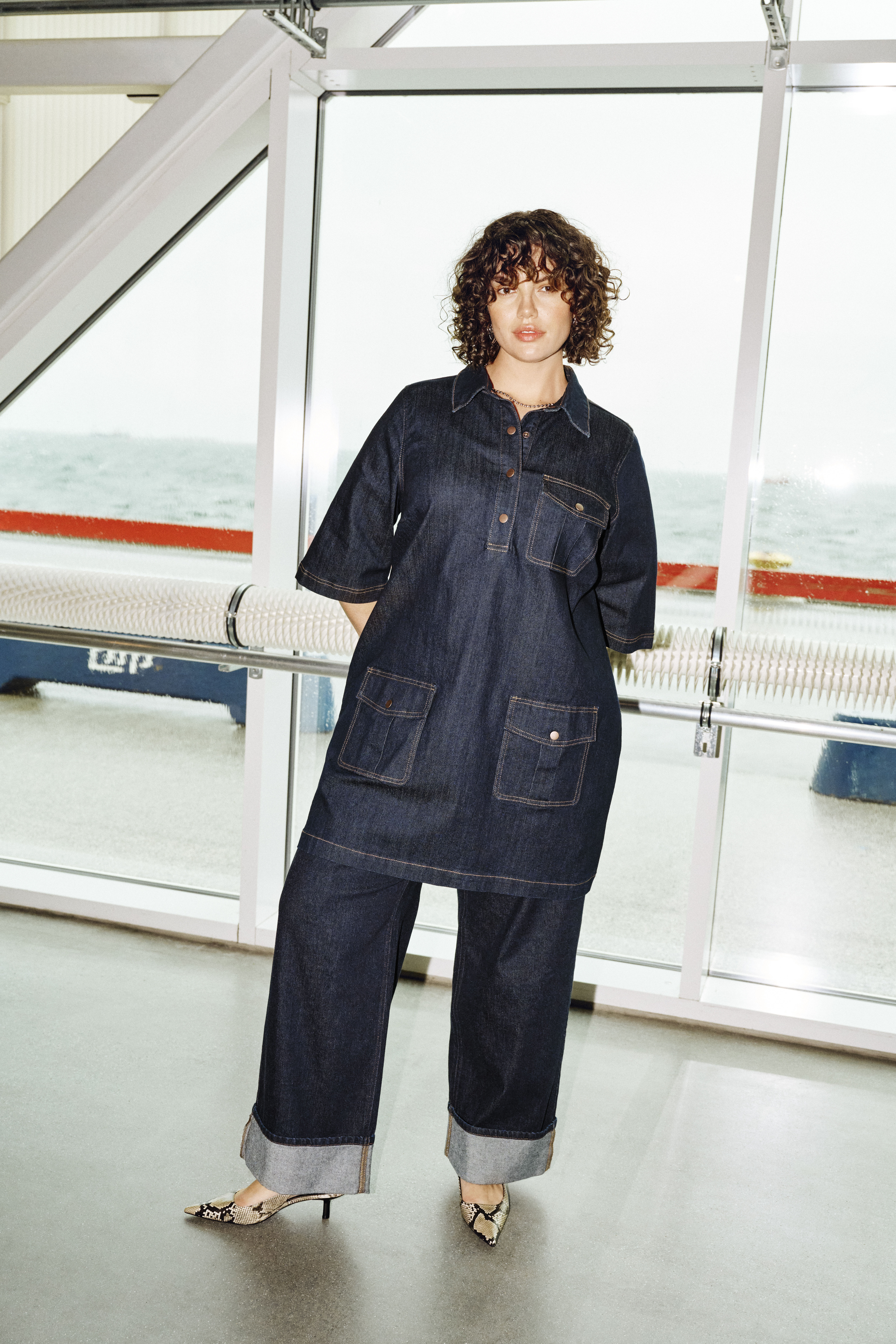 Denimlook met details, , Model