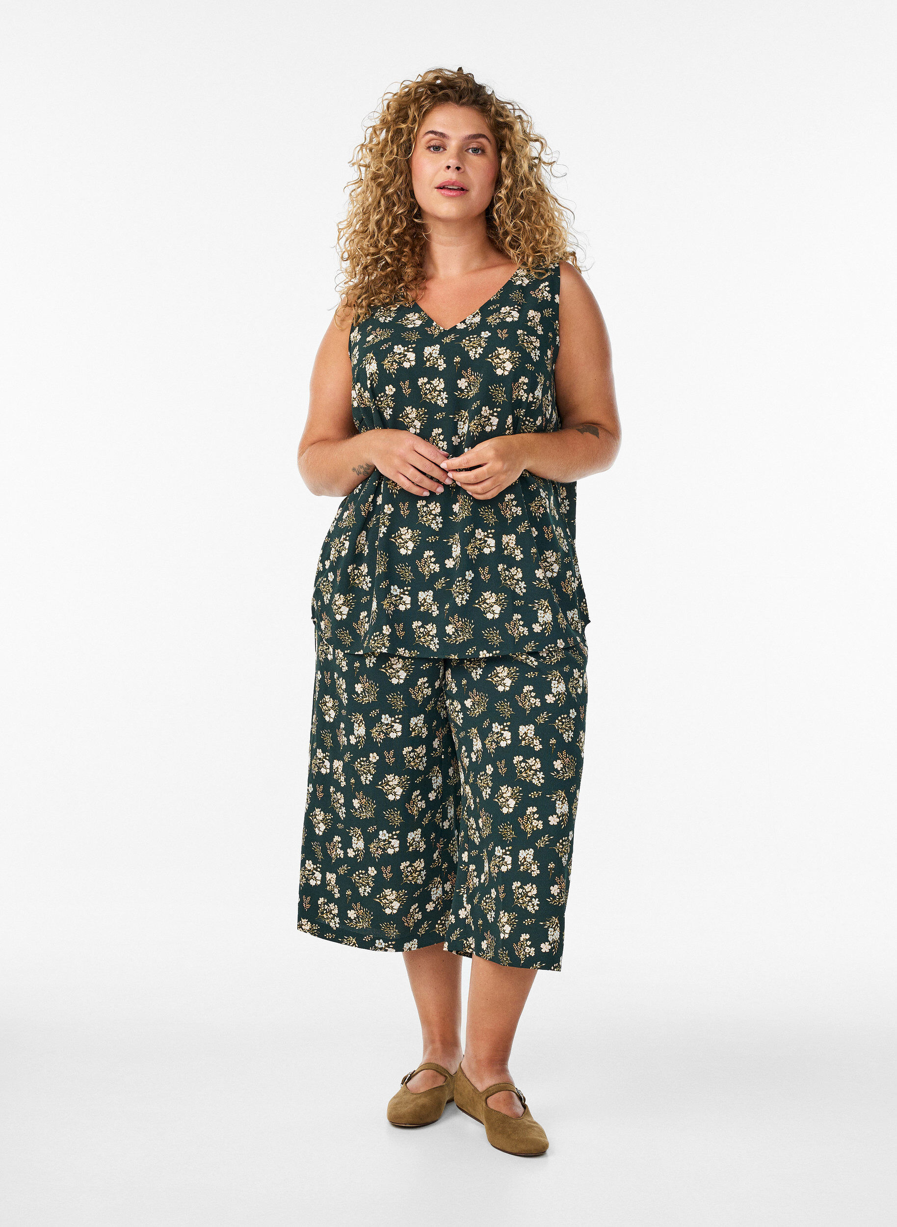 ZizziTop met print en V-hals, Groen, Model image number 0