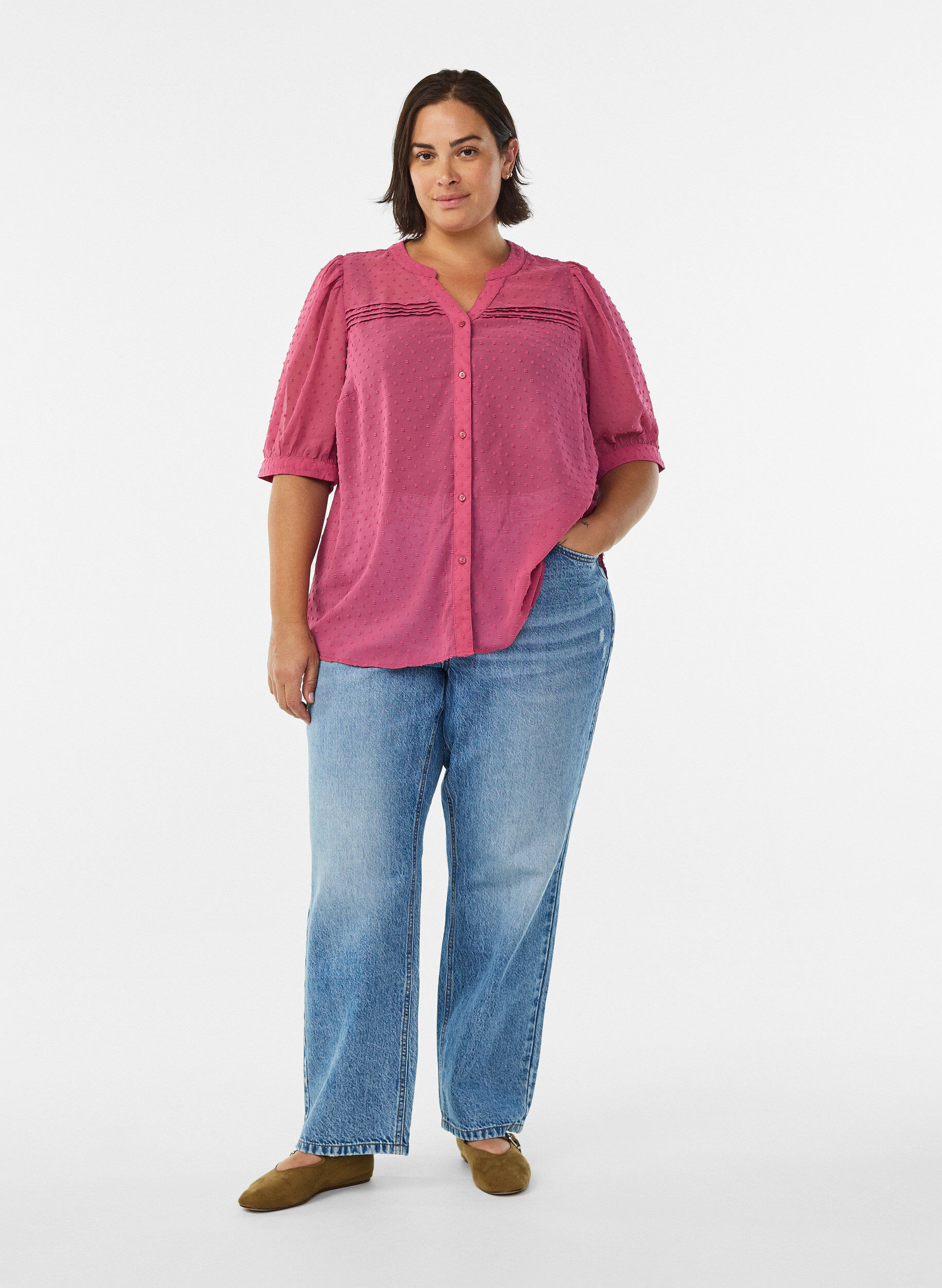Zizzi Blouse met korte mouwen en een gestippelde textuur, Roze, Model image number 1