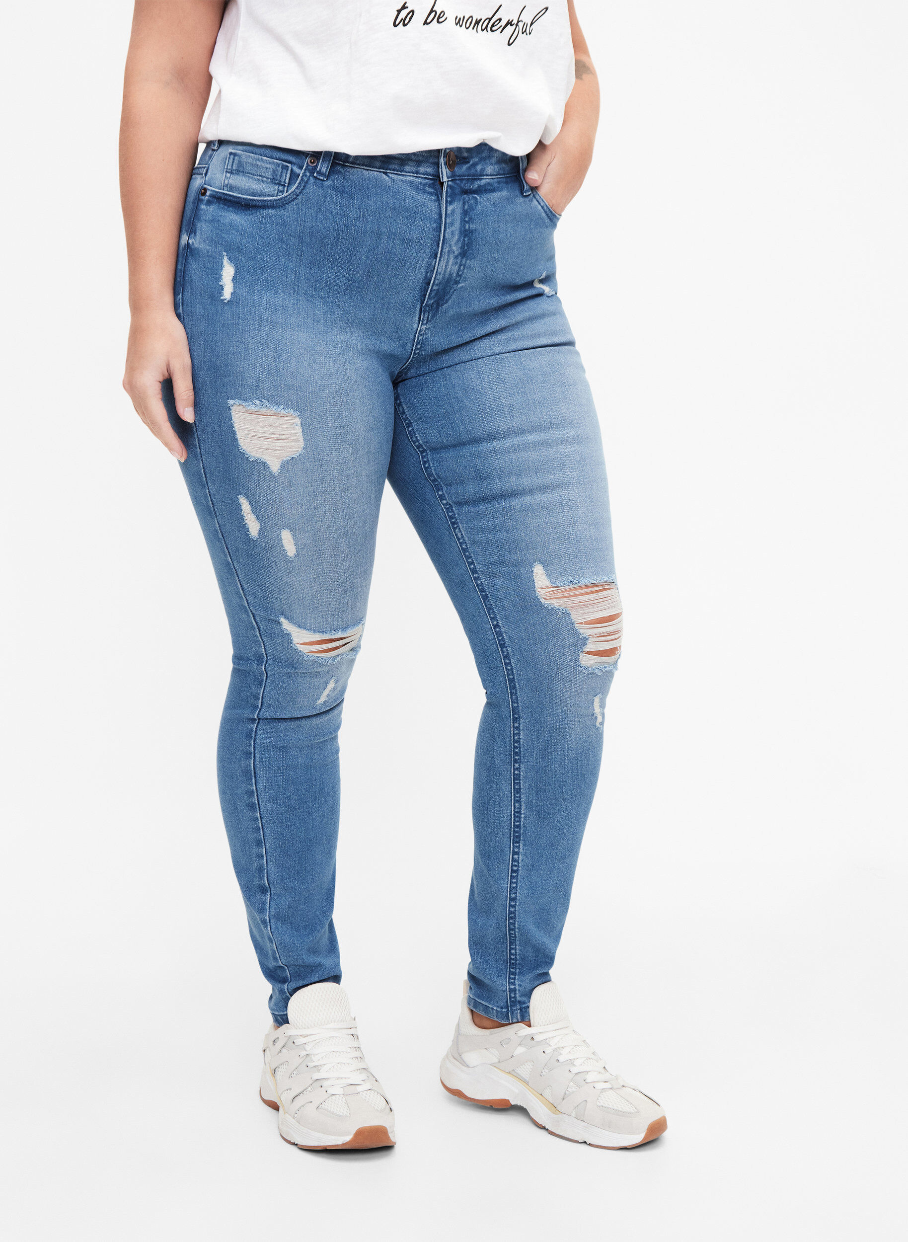 Zizzi Amy jeans met super slim fit en ripped details, Blauw, Model image number 2