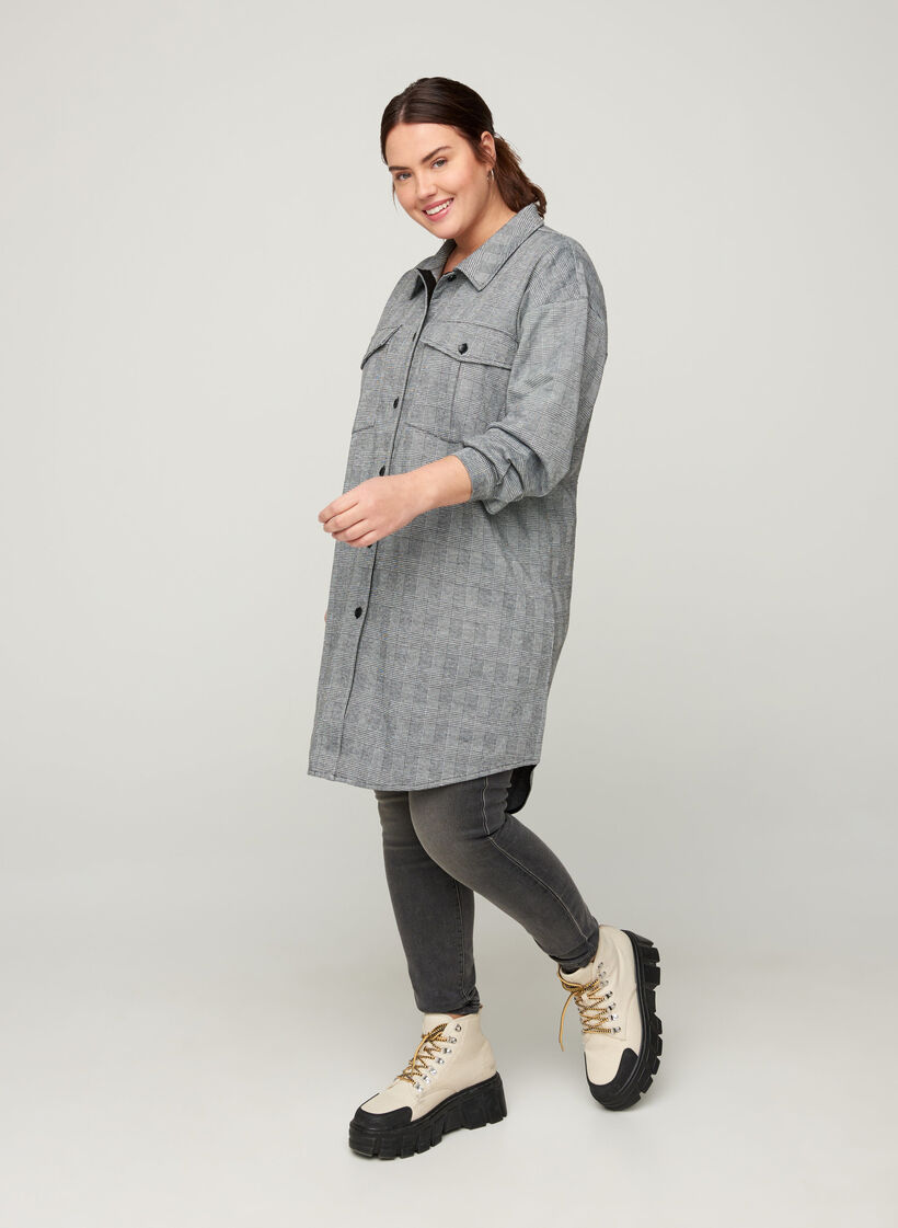 Lange geruite blouse met borstzakken, Black Check , Model image number 2