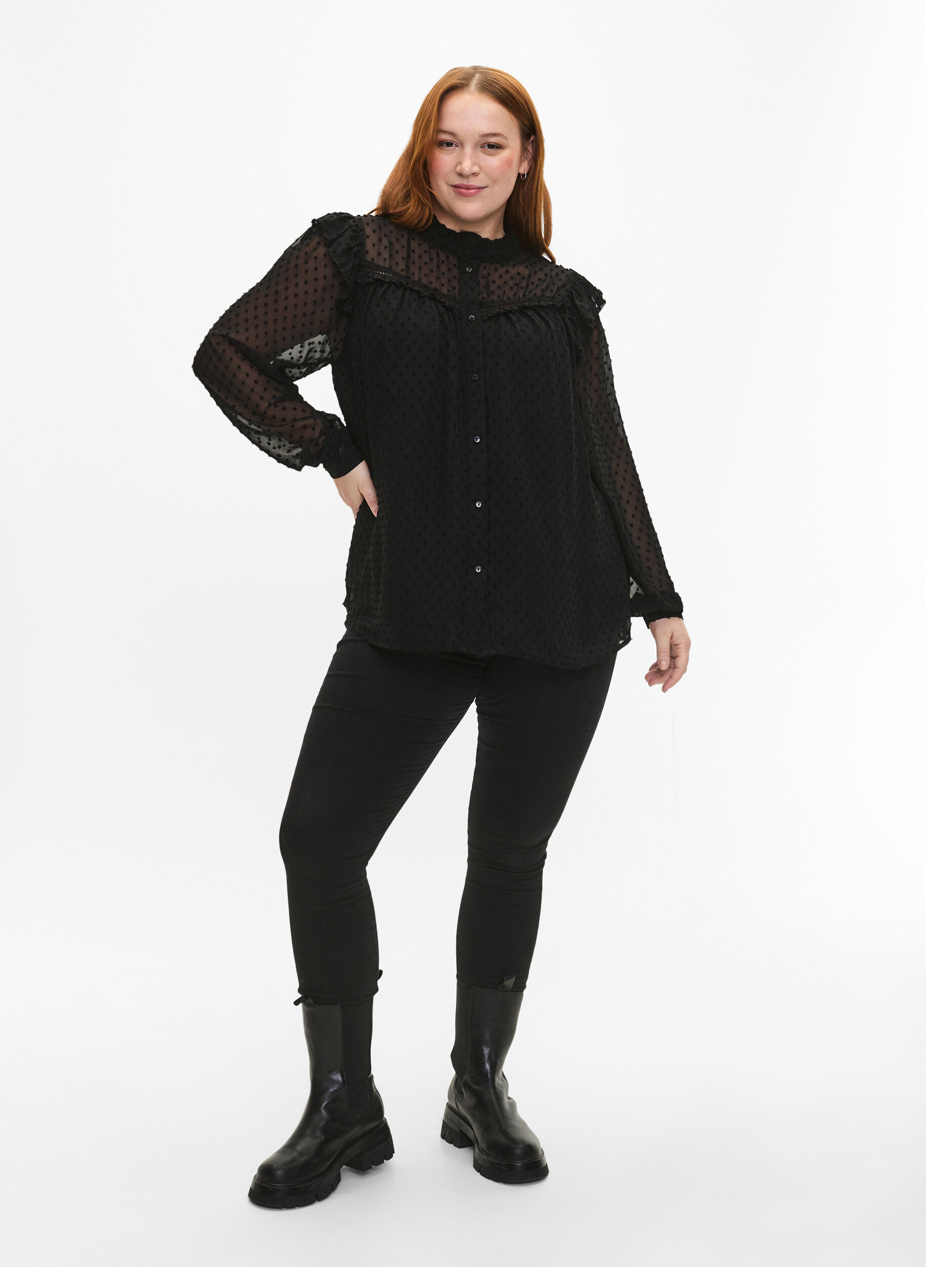 Zizzi T-shirtblouse met ruches en een gestippelde textuur, Black, Model image number 2