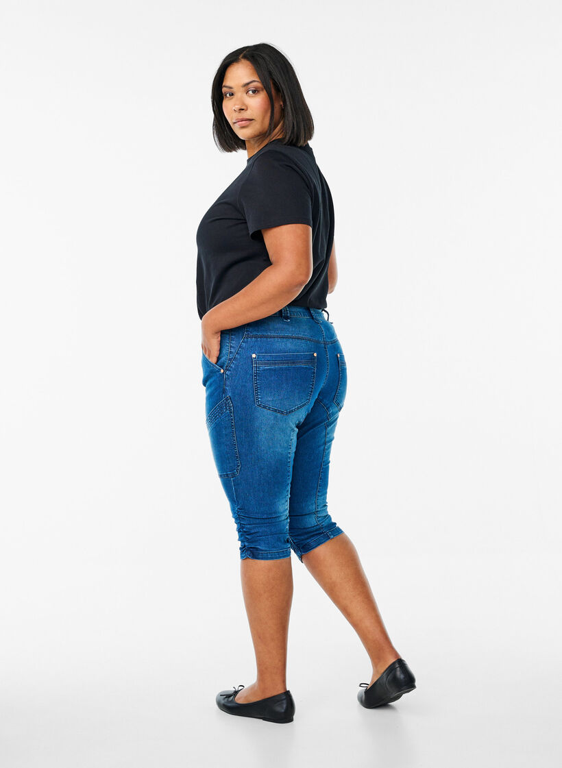 Slim fit capri jeans met zakken, Blauw, Model image number 1
