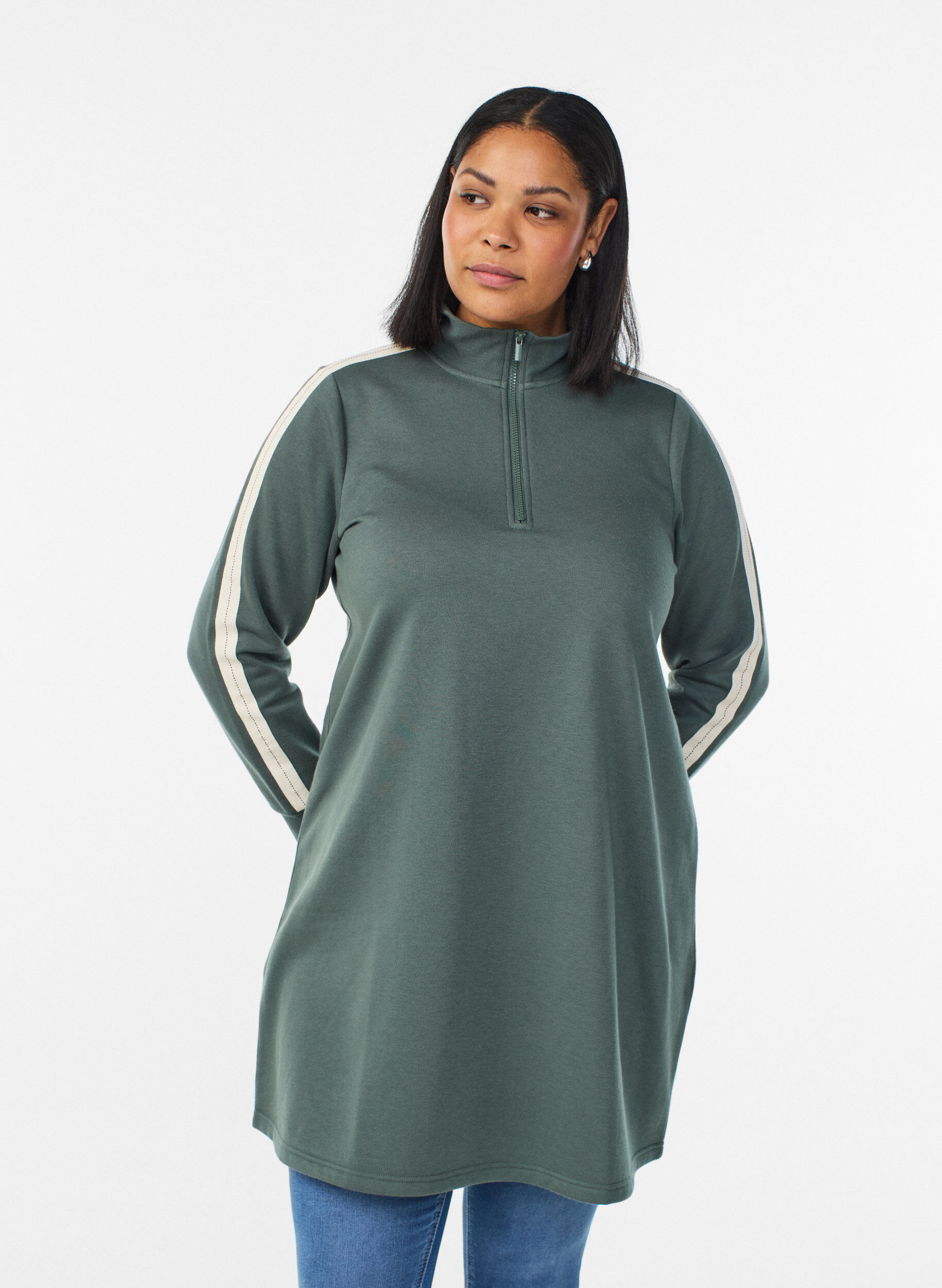 Zizzi Korte sweatshirtjurk met een hoge hals, Groen, Model image number 0