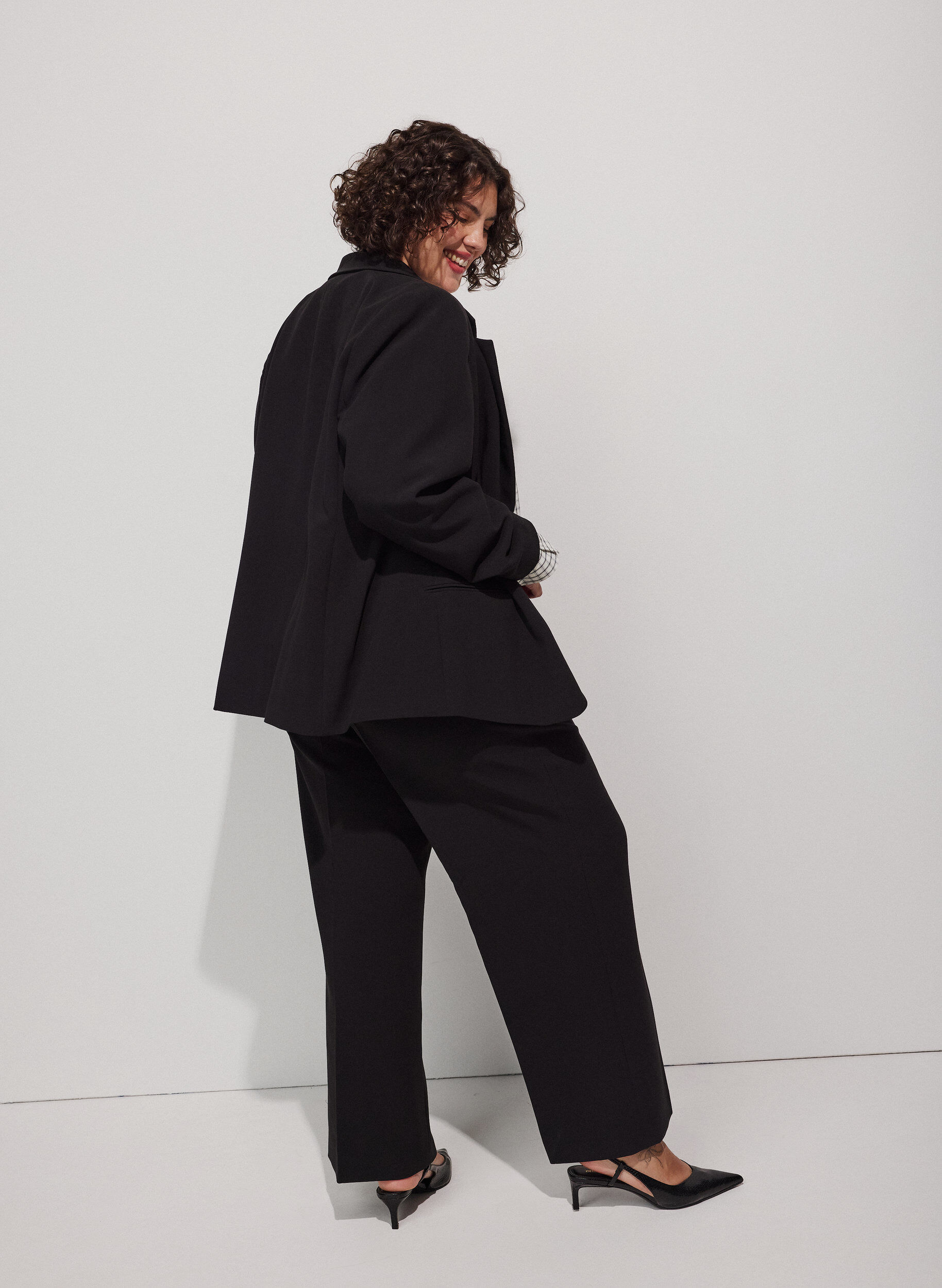 ZizziKlassieke blazer met een enkele knoopsluiting, Zwart, Model image number 2