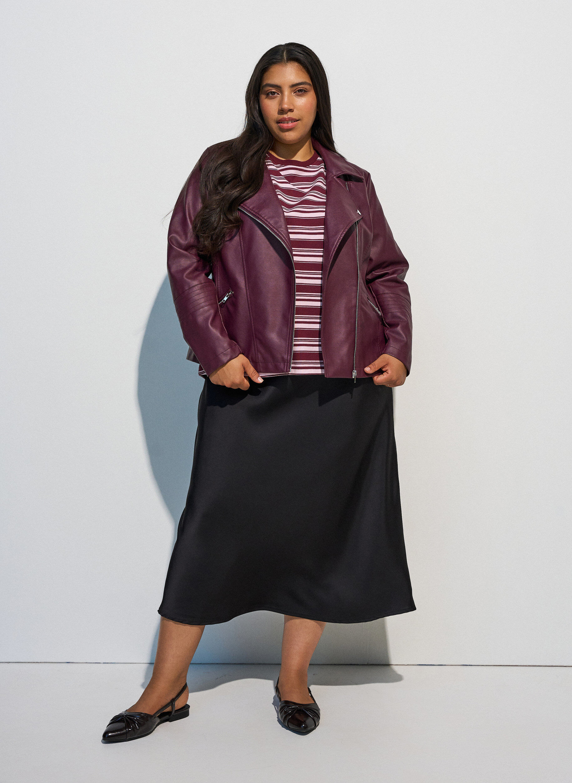 ZizziSatijnen midi rok, Zwart, Model image number 1